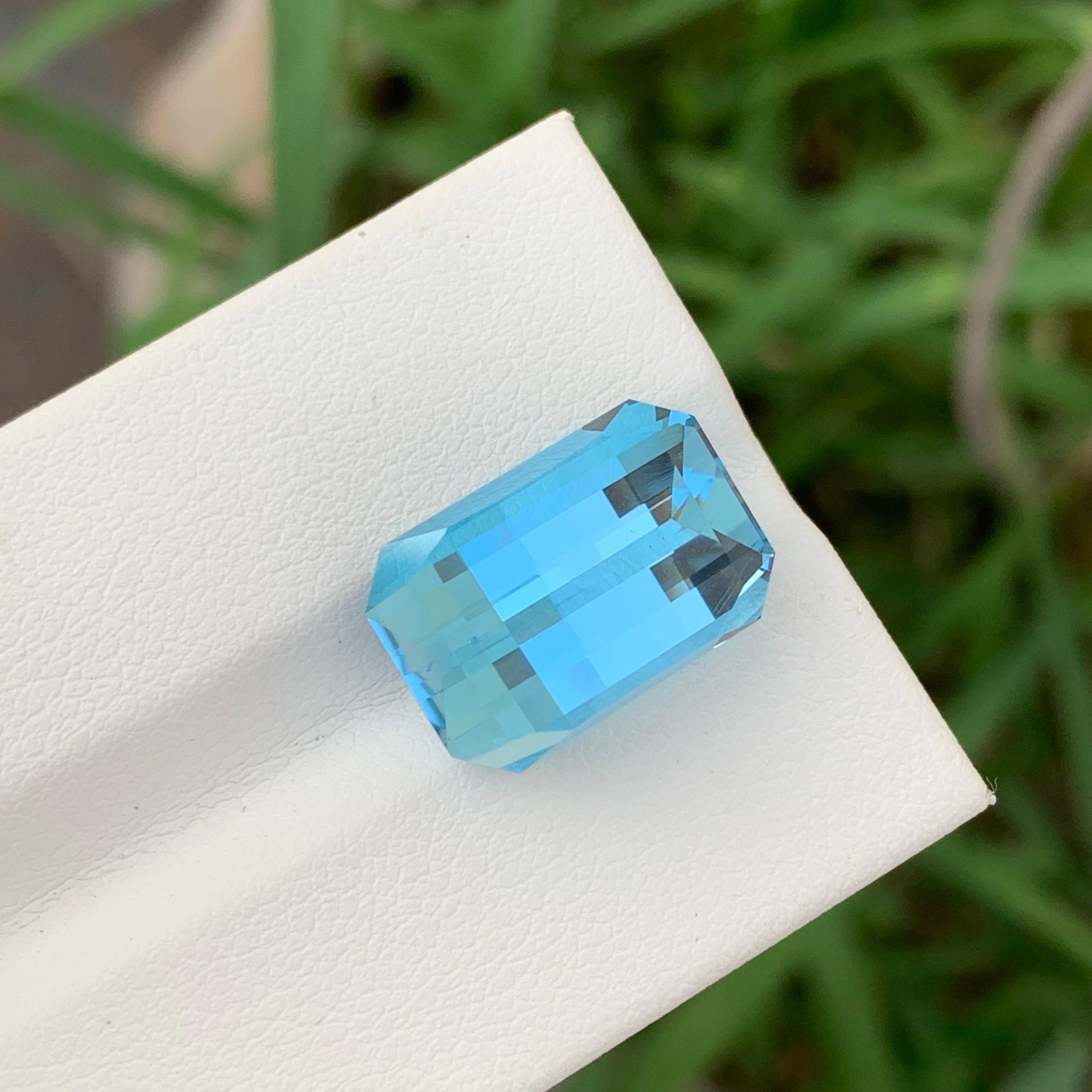 13.95 Carat Glamorous Blue Topaz Pixel Cut Gem For Necklace For Sale 1