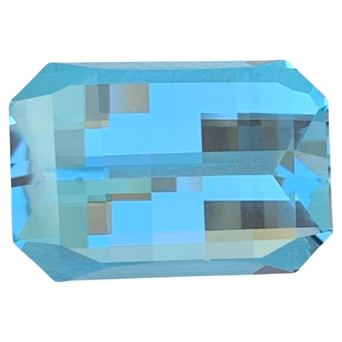 13.95 Carat Glamorous Blue Topaz Pixel Cut Gem For Necklace