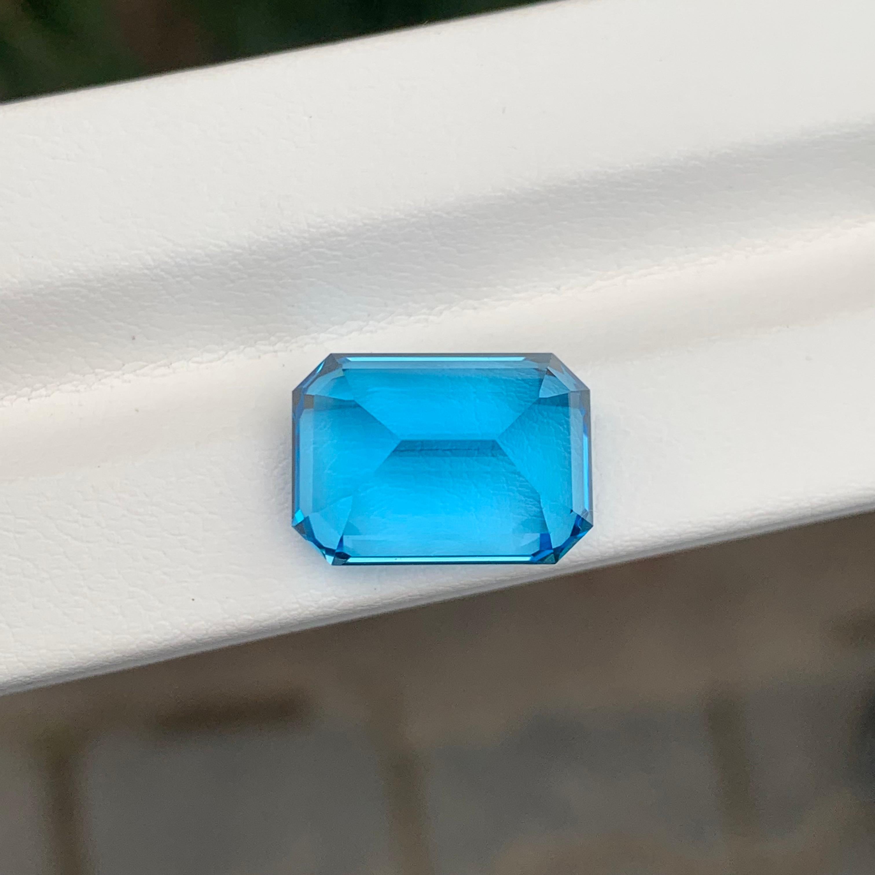 13.95 Carat Stunning Loose Swiss Blue Topaz Emerald Shape Gemstone For Sale 4