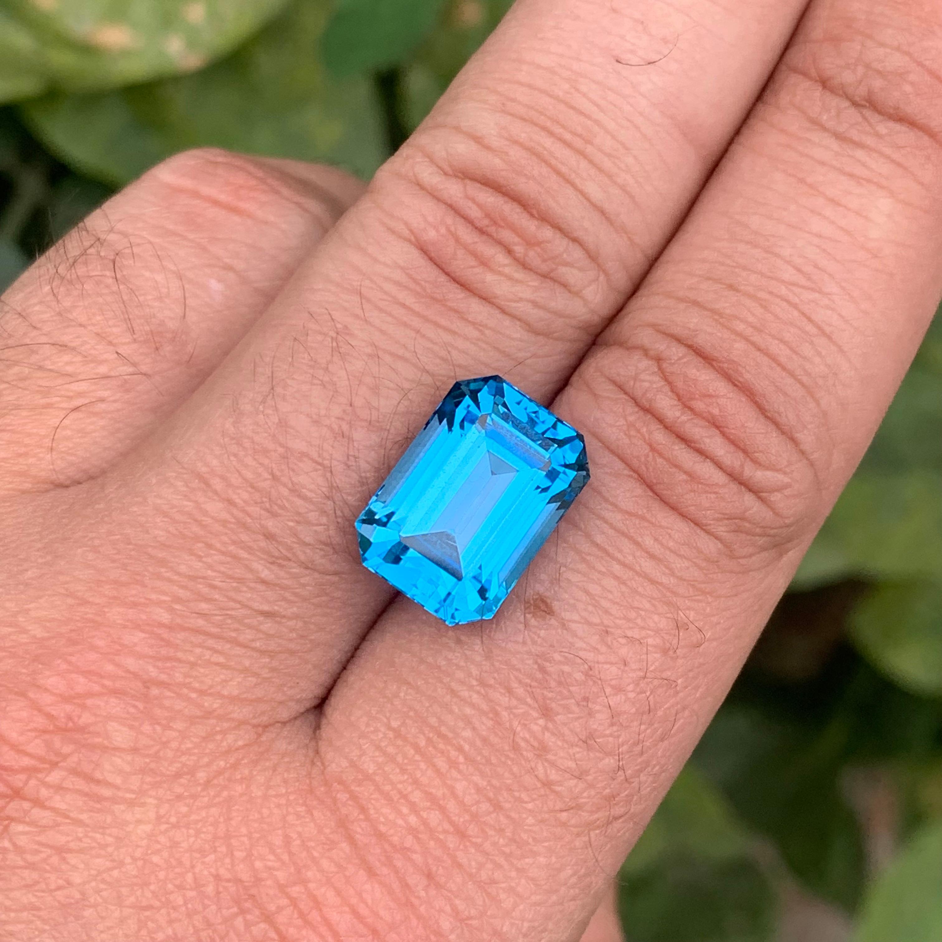 13.95 Carat Stunning Loose Swiss Blue Topaz Emerald Shape Gemstone For Sale 2