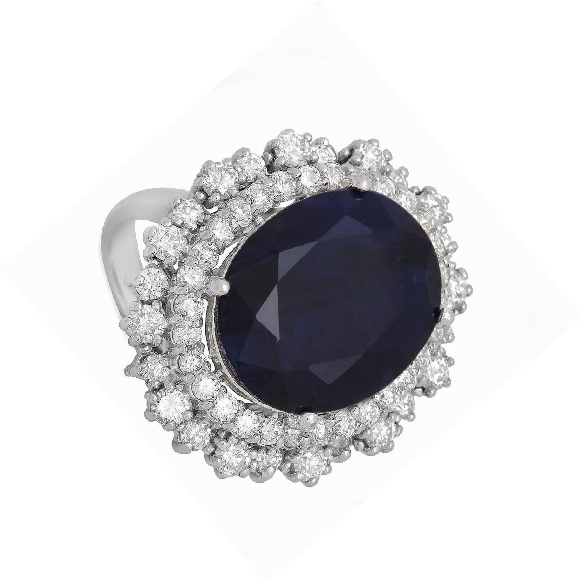 Round Cut 13.90 Carat Exquisite Natural Blue Sapphire and Diamond 14 Karat Solid Gold For Sale