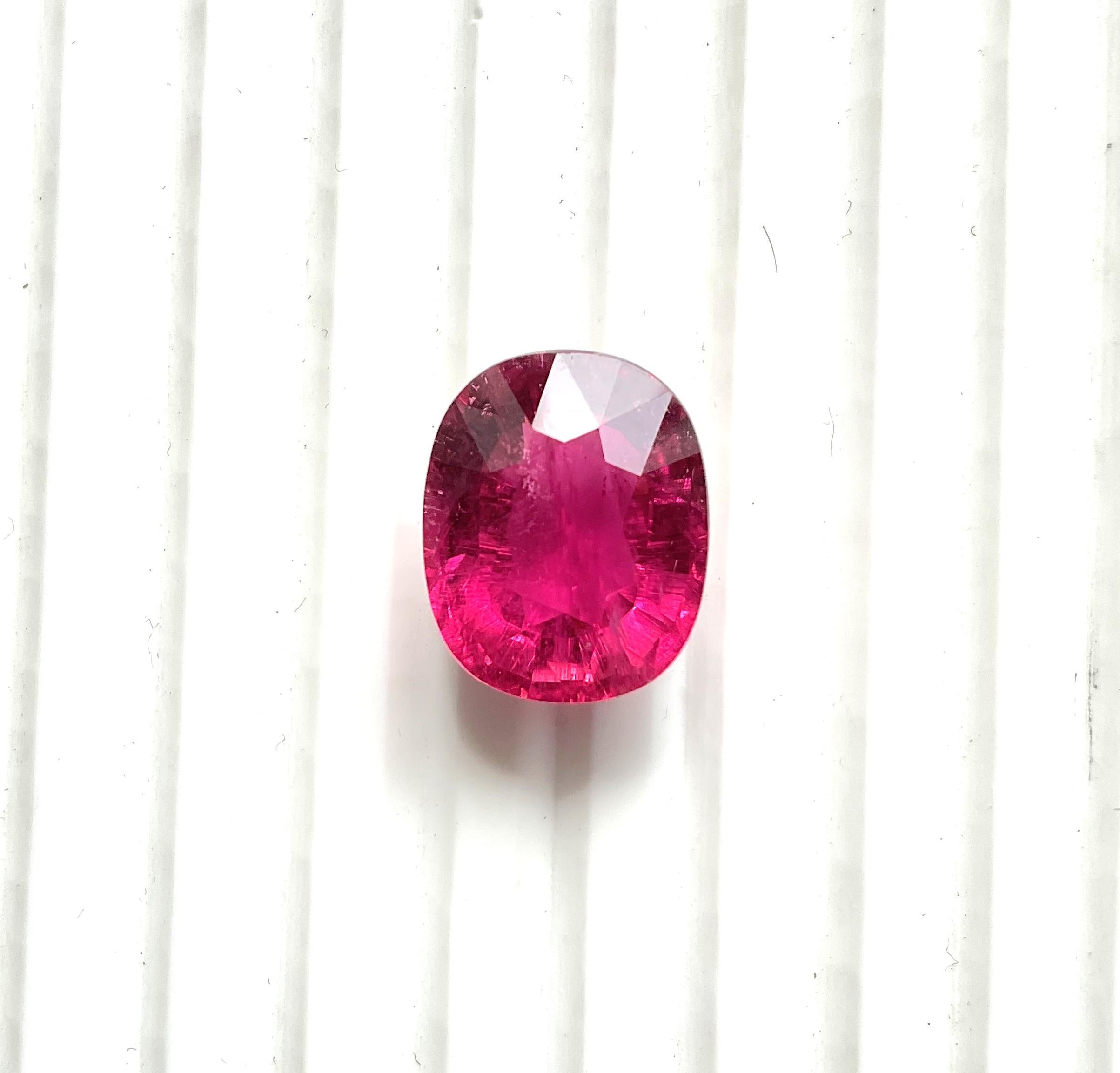 13.95 Carats Rubellite Tourmaline Cushion Cut stone For Jewelry Natural gemstone In condizioni Nuovo in vendita a Jaipur, RJ