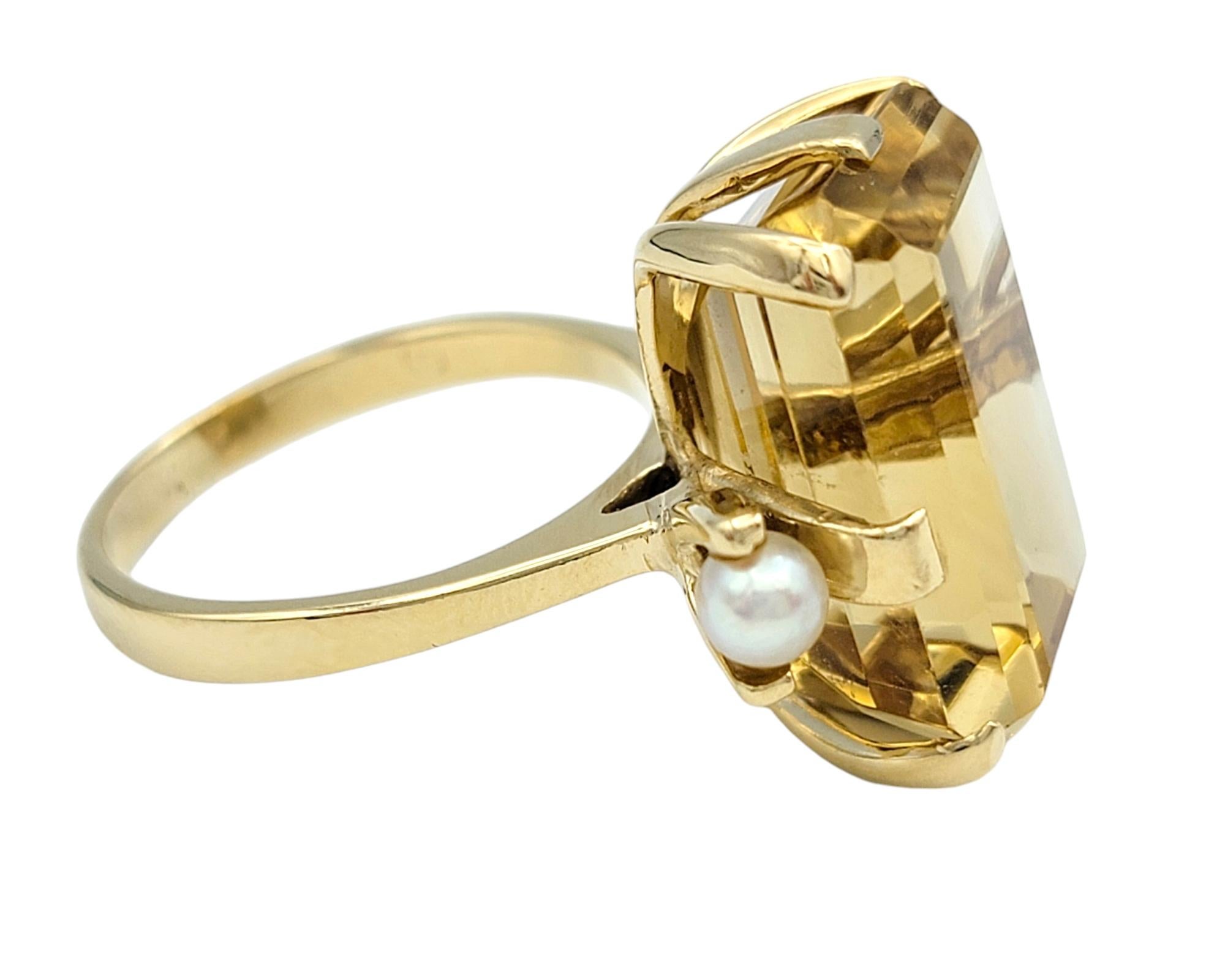 Taille émeraude Bague cocktail en or jaune 14 carats avec perles et citrine taille émeraude de 13,97 carats en vente