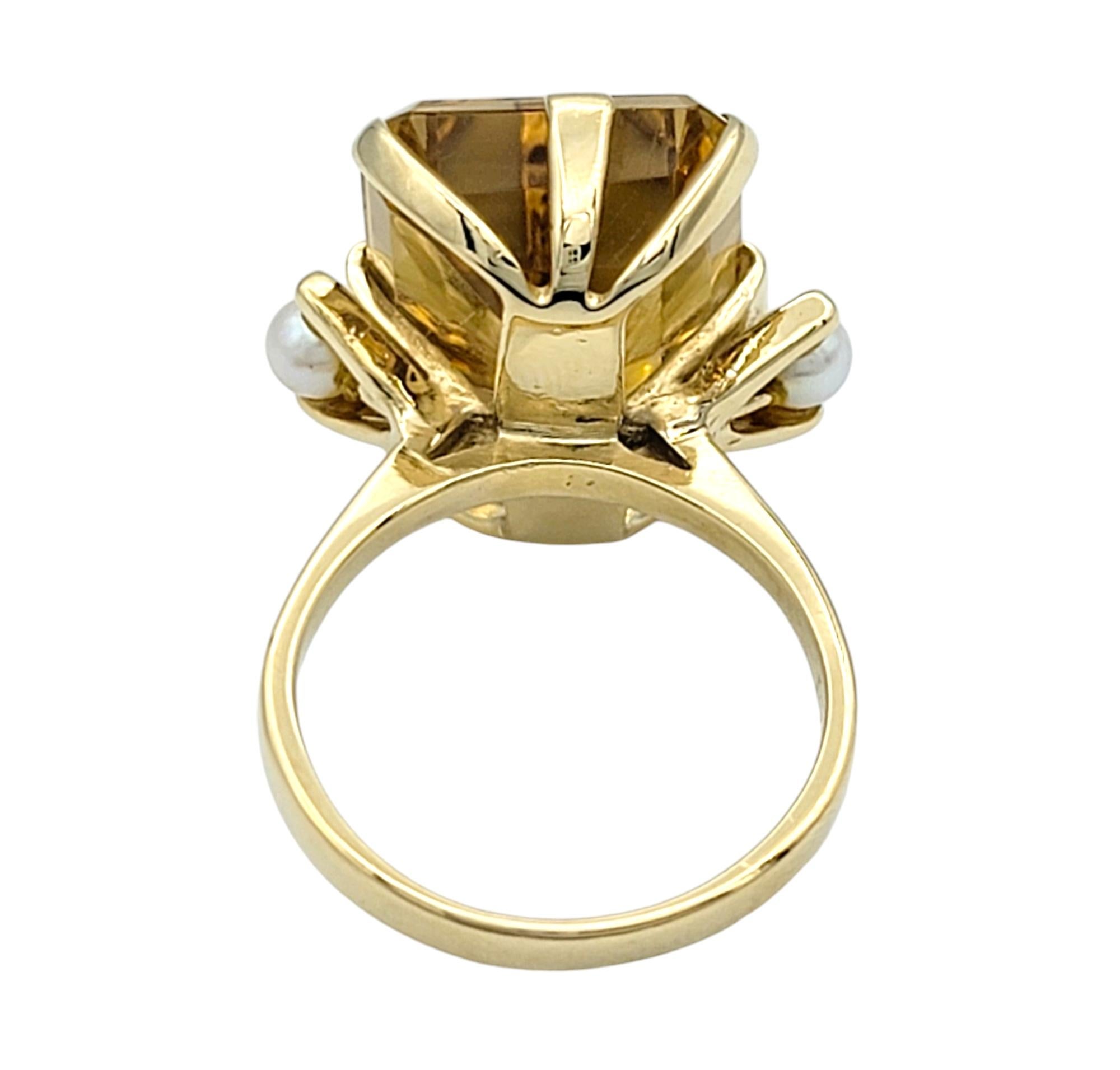 Bague cocktail en or jaune 14 carats avec perles et citrine taille émeraude de 13,97 carats Bon état - En vente à Scottsdale, AZ