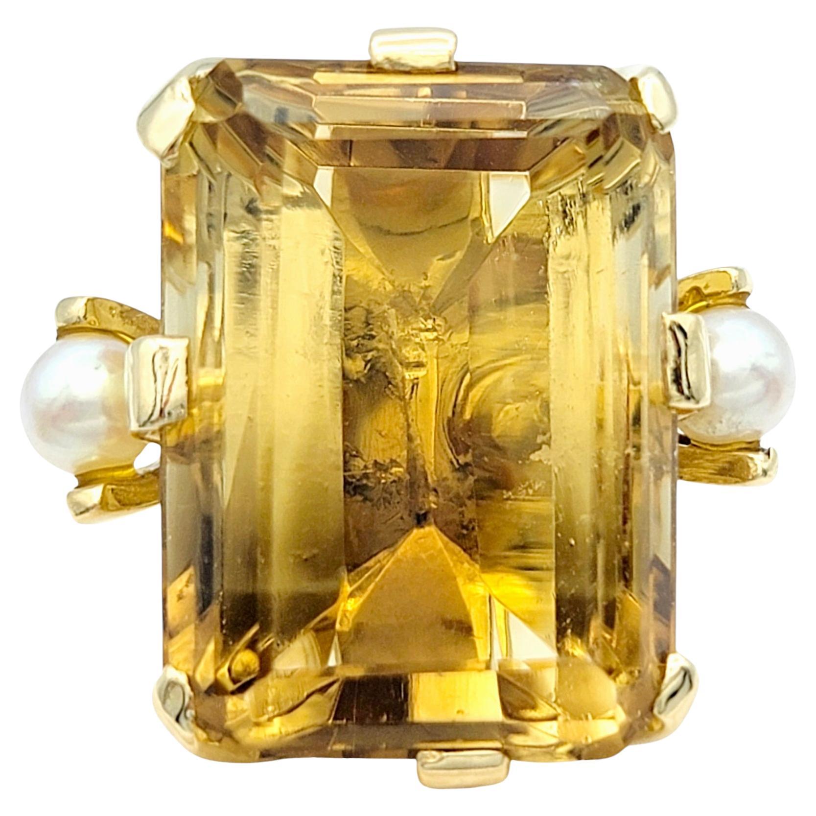 Bague cocktail en or jaune 14 carats avec perles et citrine taille émeraude de 13,97 carats en vente