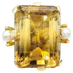 Bague cocktail en or jaune 14 carats avec perles et citrine taille émeraude de 13,97 carats