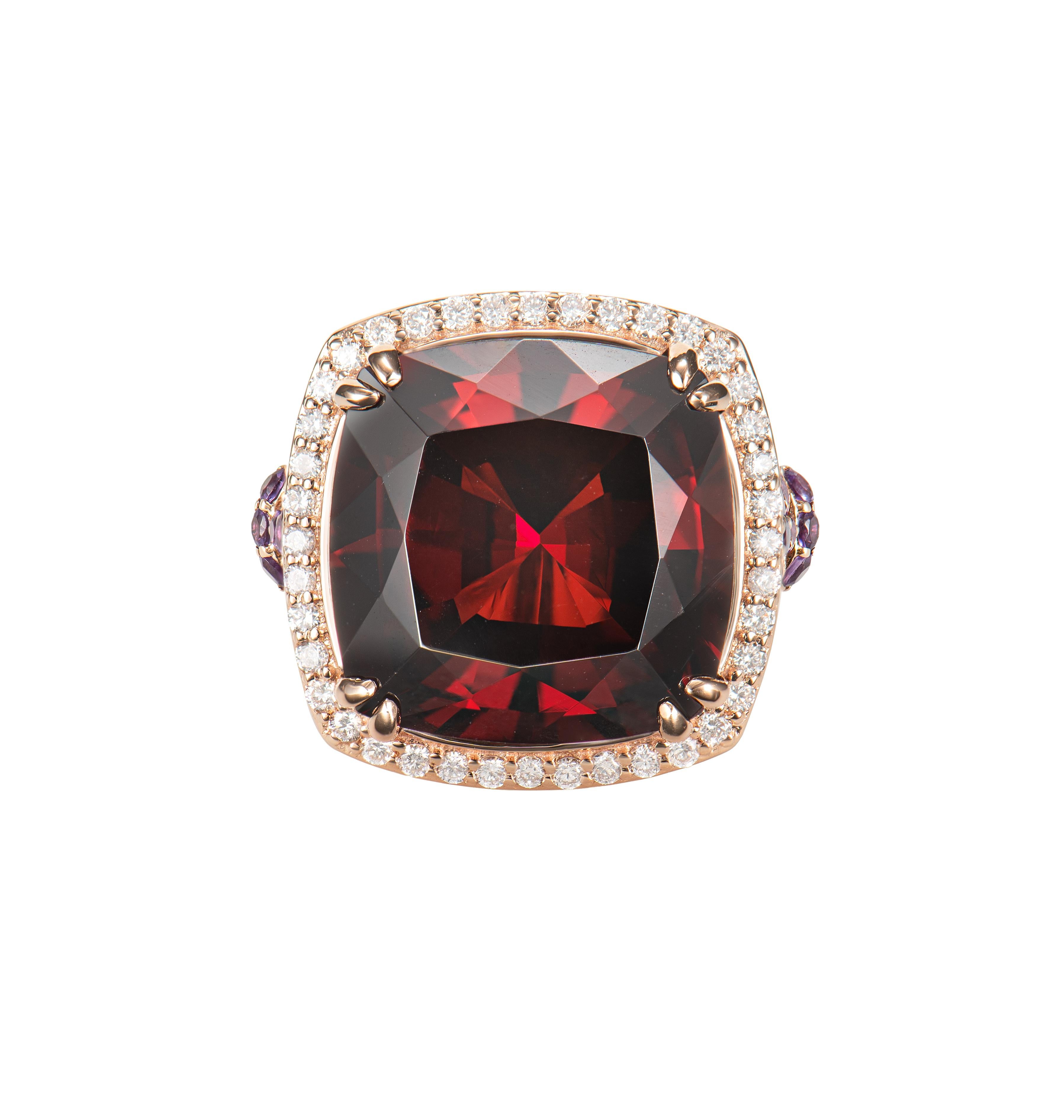Contemporary 13.99 Carat Garnet Cocktail Ring in 18Karat Rose Gold with Amethyst and Diamond. For Sale