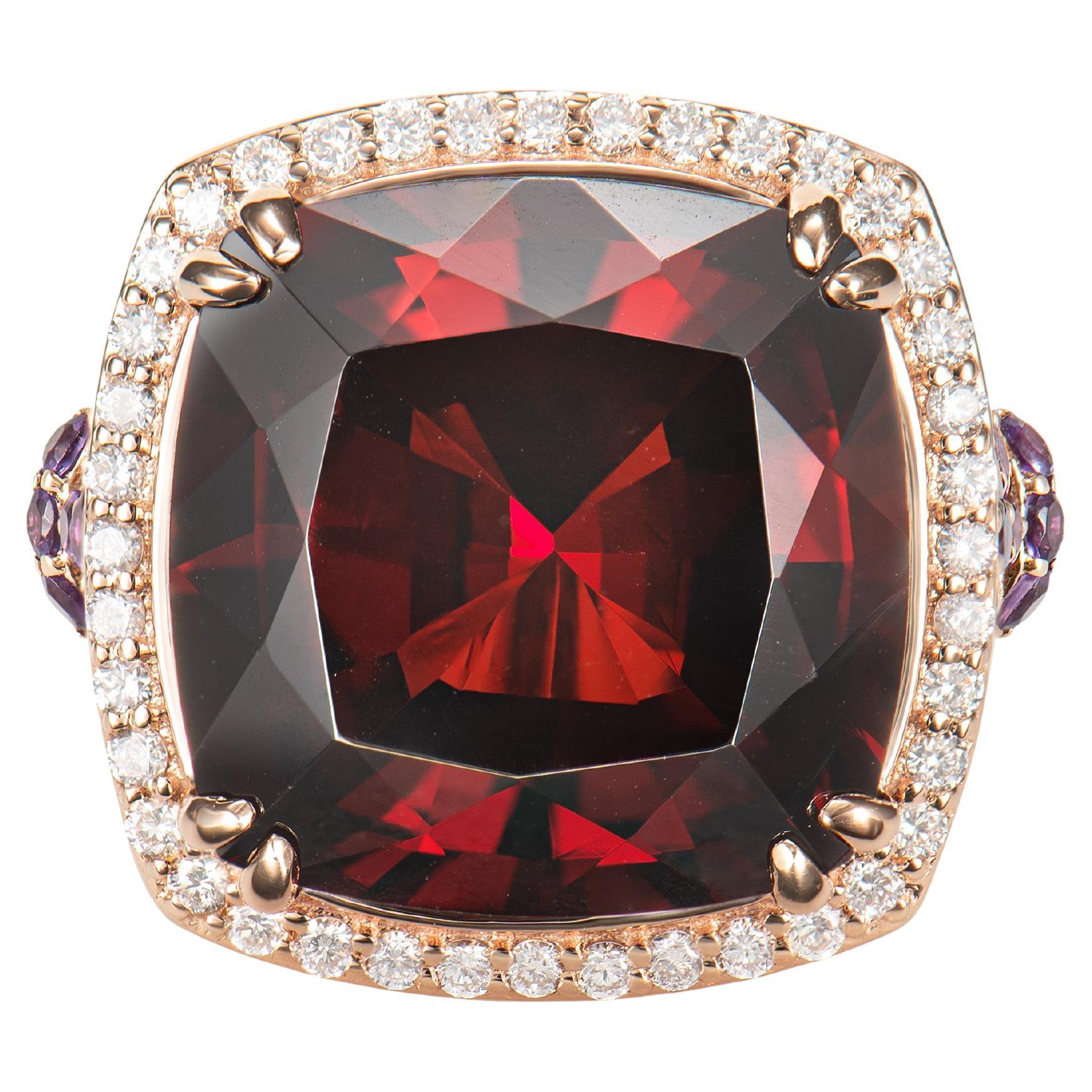 13.99 Carat Garnet Cocktail Ring in 18Karat Rose Gold with Amethyst and Diamond. For Sale