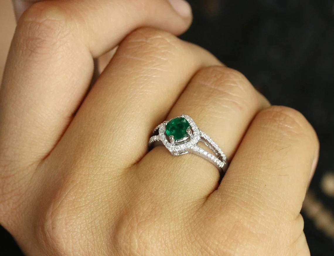Modern 1.39tcw 14K Colombian Emerald-Round Cut & Diamond Halo Statement Ring For Sale