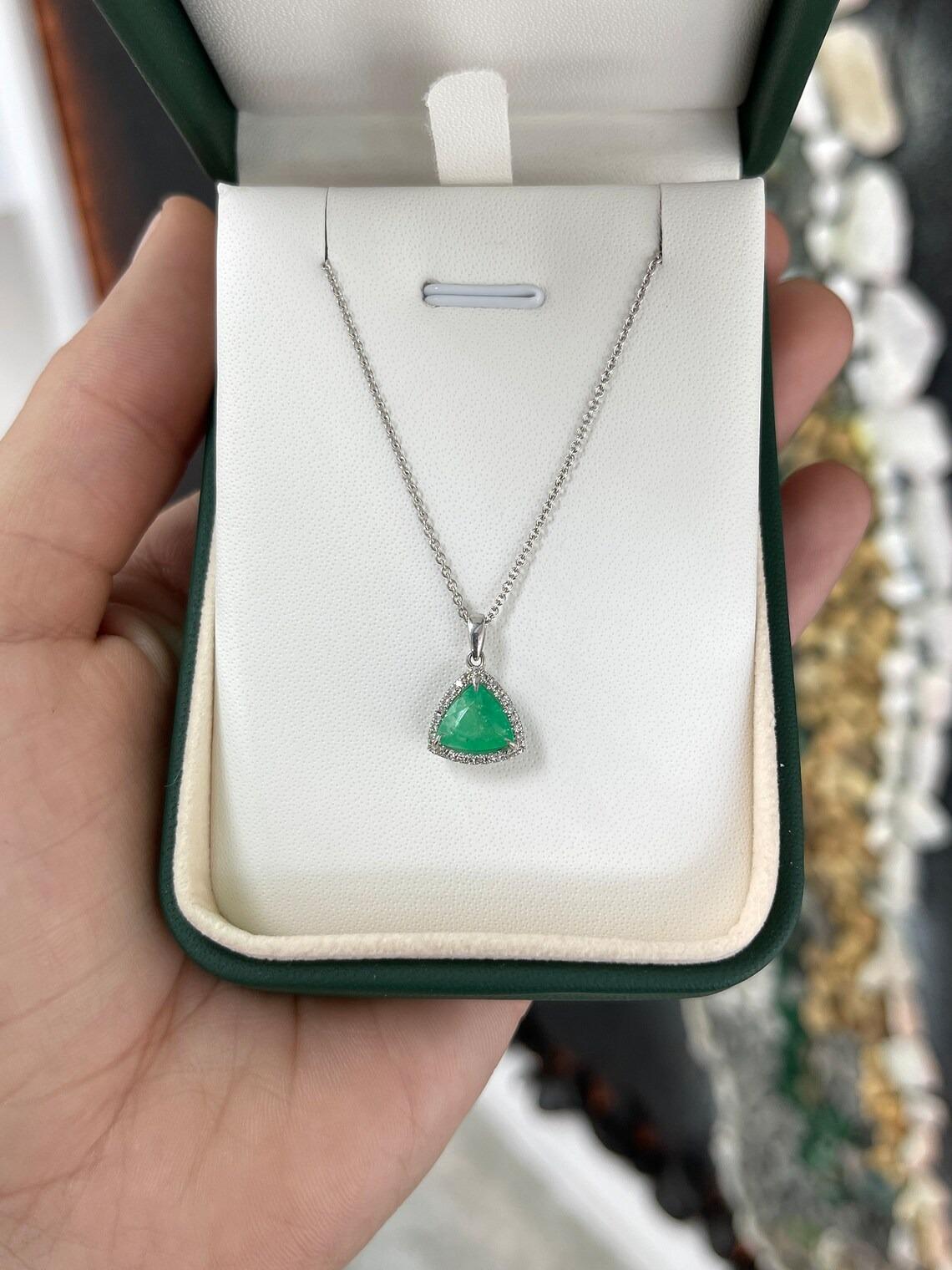 Modern 1.39tcw 14K Natural Trillion Colombian Emerald & Diamond Halo Pendant Necklace For Sale