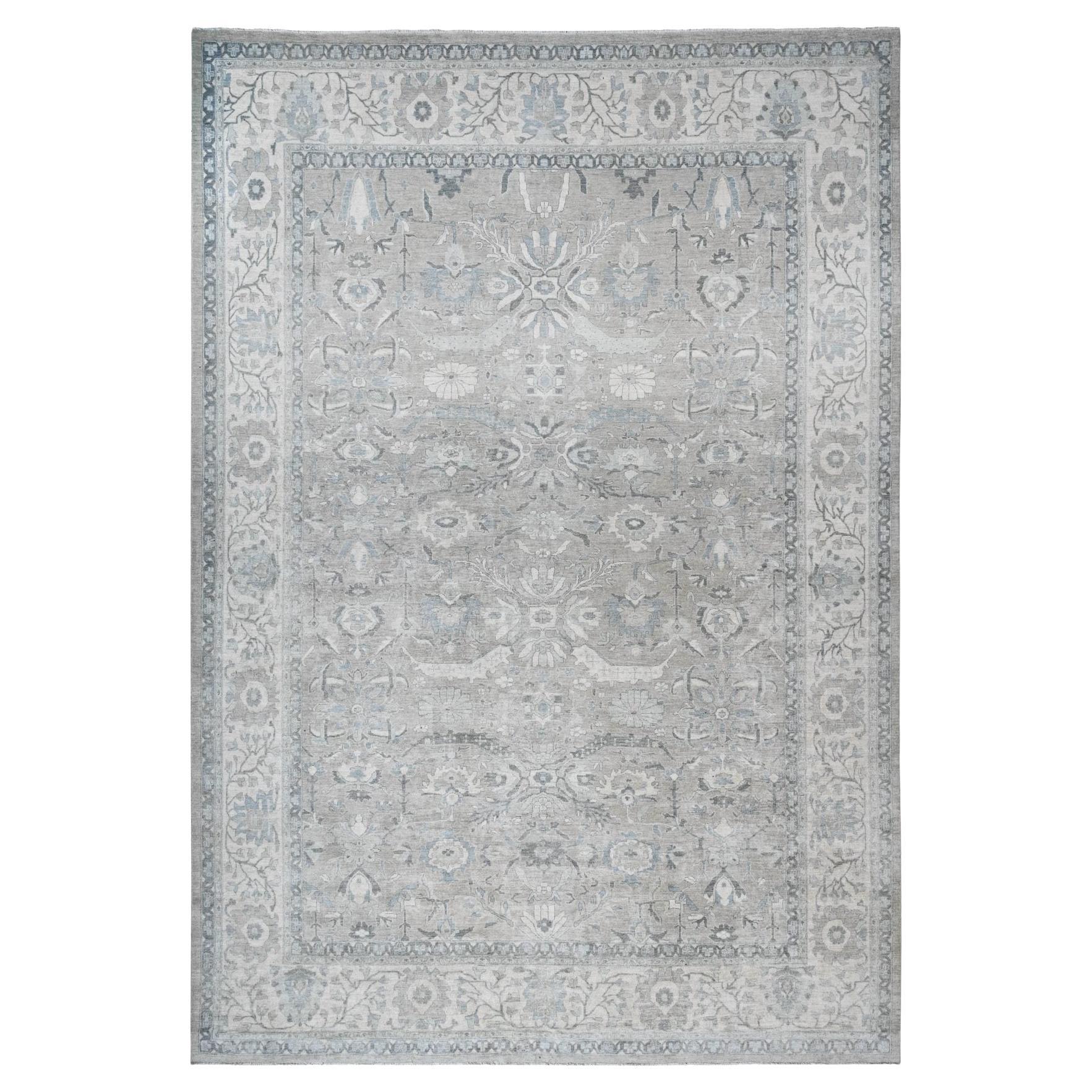 13'9 "x17'1" Timberwolf Gray, Fine Peshawar Heriz, Lana annodata a mano, sovradimensionato in vendita