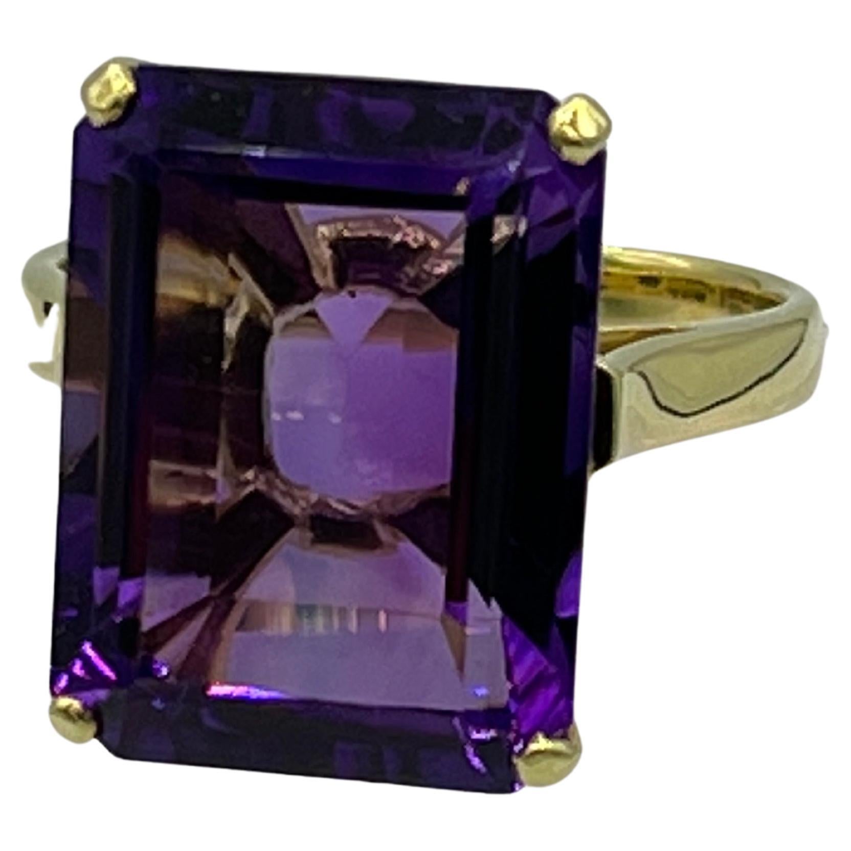 13ct Amethyst Ring in 14 K Gold For Sale