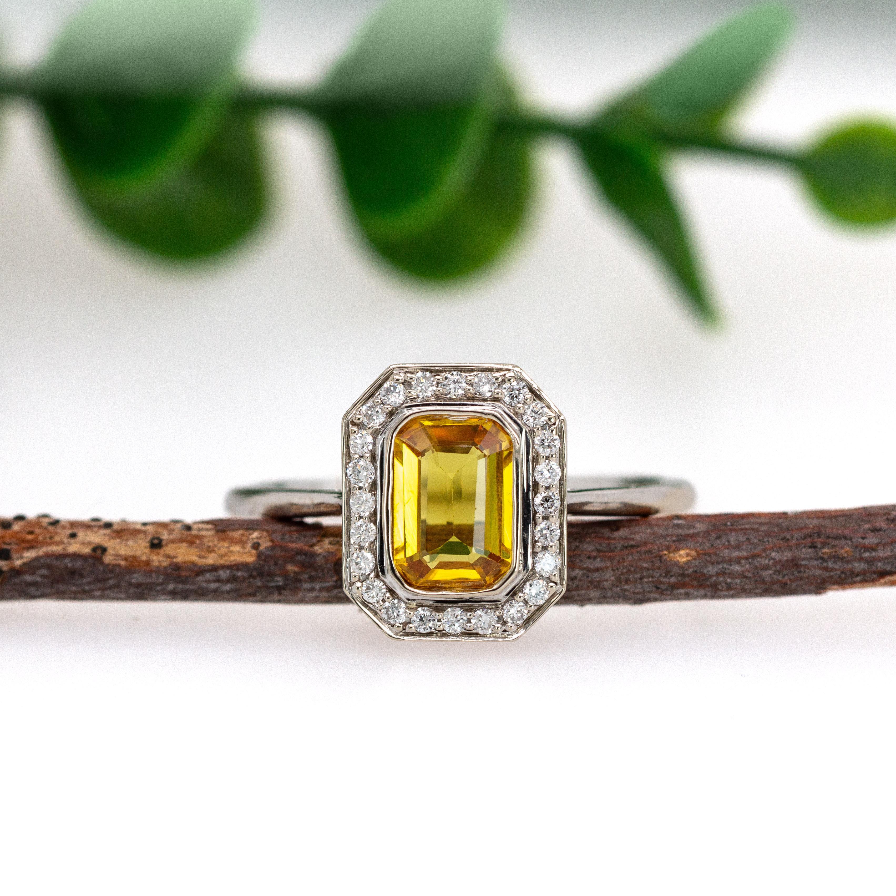 Anillo de zafiro amarillo de Ceilán de 1,3 ct con halo de diamantes naturales en oro macizo de 14 quilates Art Decó en venta