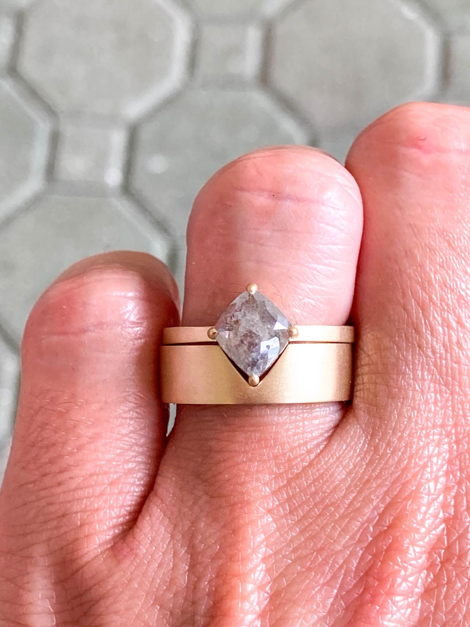 Kite Cut 1.3ct Kite-Shape Diamond Engagement Ring & Wedding Band Bridal Set R6256 For Sale