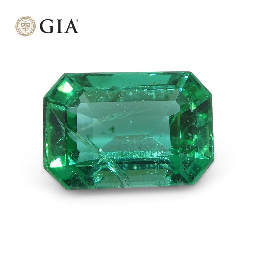 1.3ct Octagonal/Emerald Cut Green Emerald GIA Certified Zambia In New Condition For Sale In Toronto, Ontario