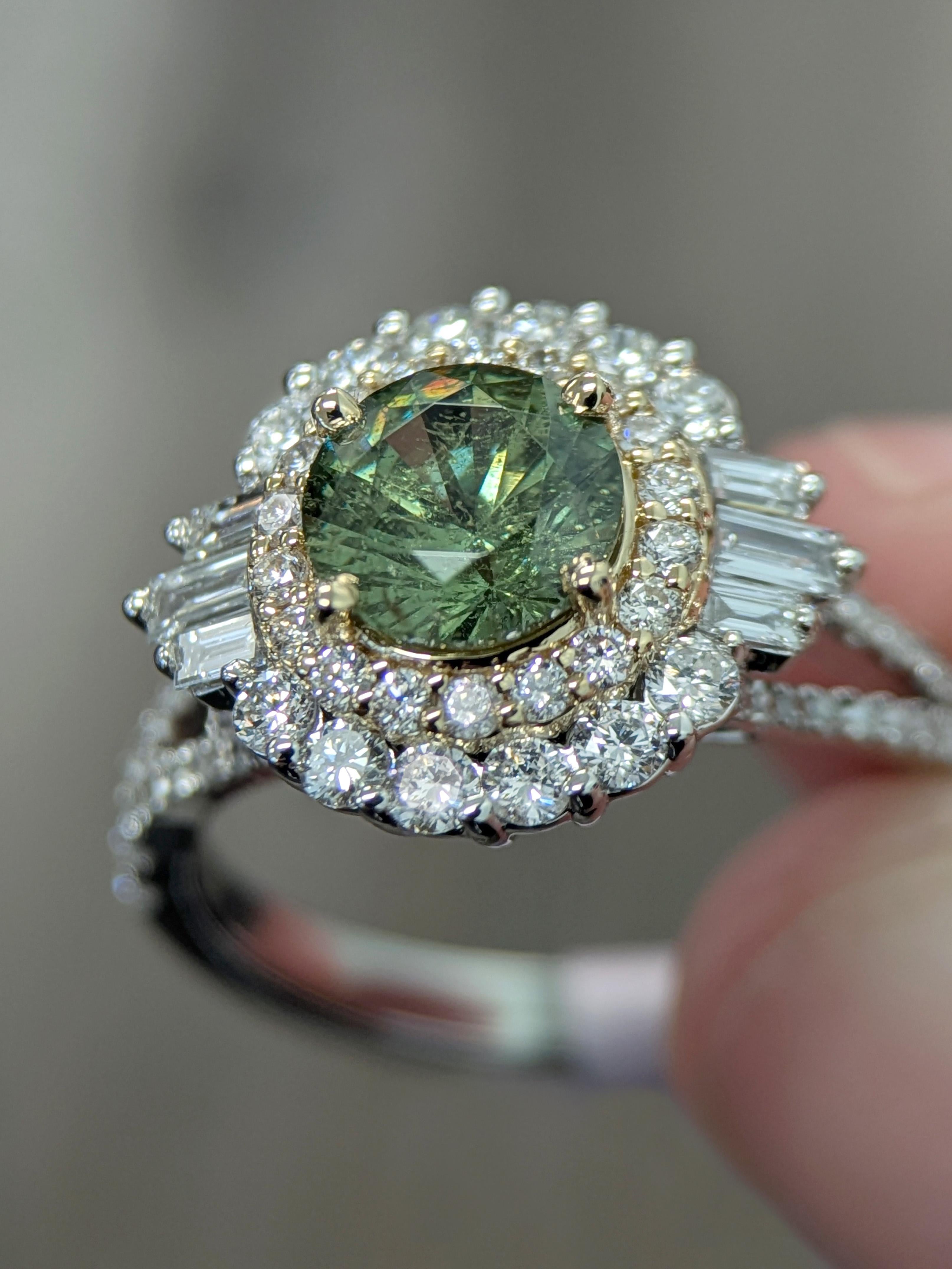 Bague démantoïde 1,3cts avec halo en diamant Nature : 14k or jaune blanc double, 6mm Neuf - En vente à Columbus, OH