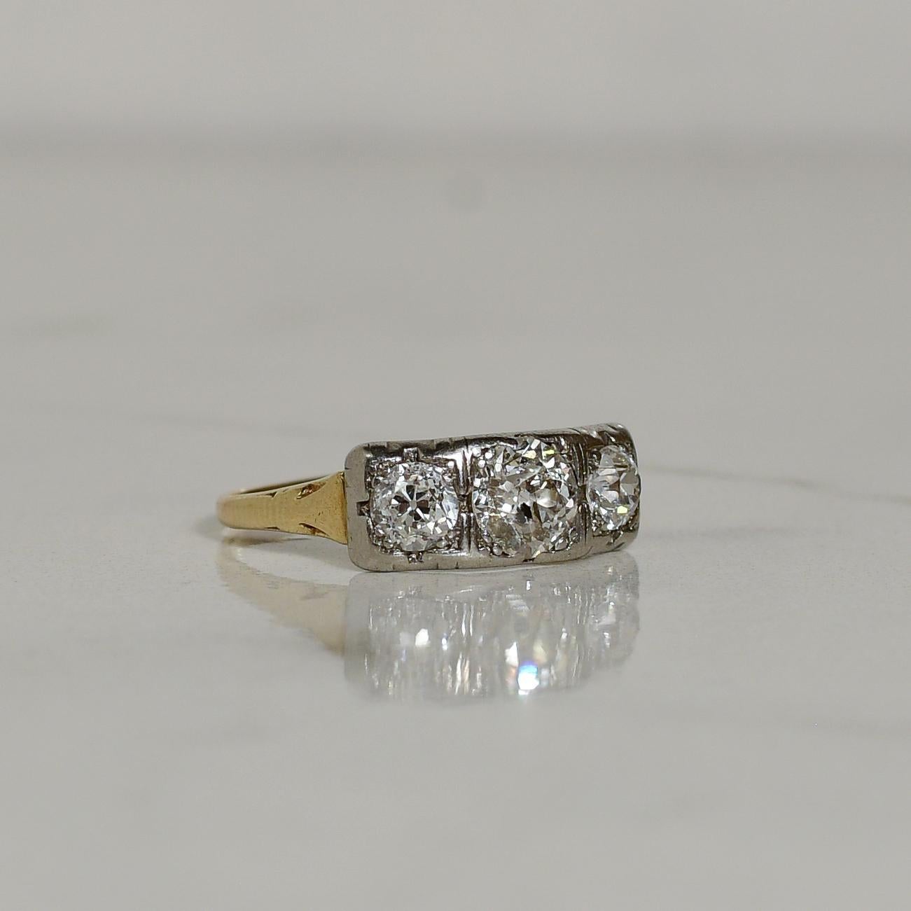 1,3cttw Art Deco 3 Stone Old European Cut Diamantring in 14K Gold & Platin Damen