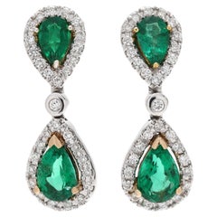 Pendientes Colgantes de Esmeralda y Pera de Diamantes de 1,3ctw, Oro Blanco de 14k, Largo .75 In