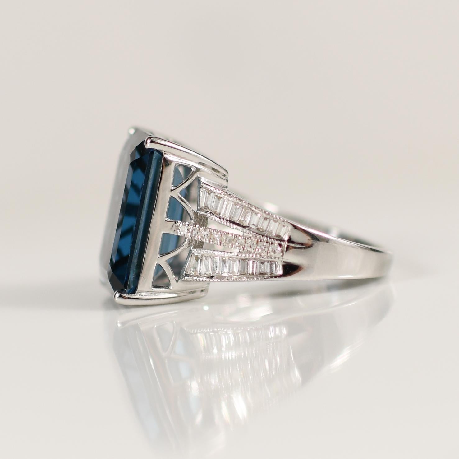 13ctw London Blauer Topas im Smaragdschliff 14K Weißgold Damen