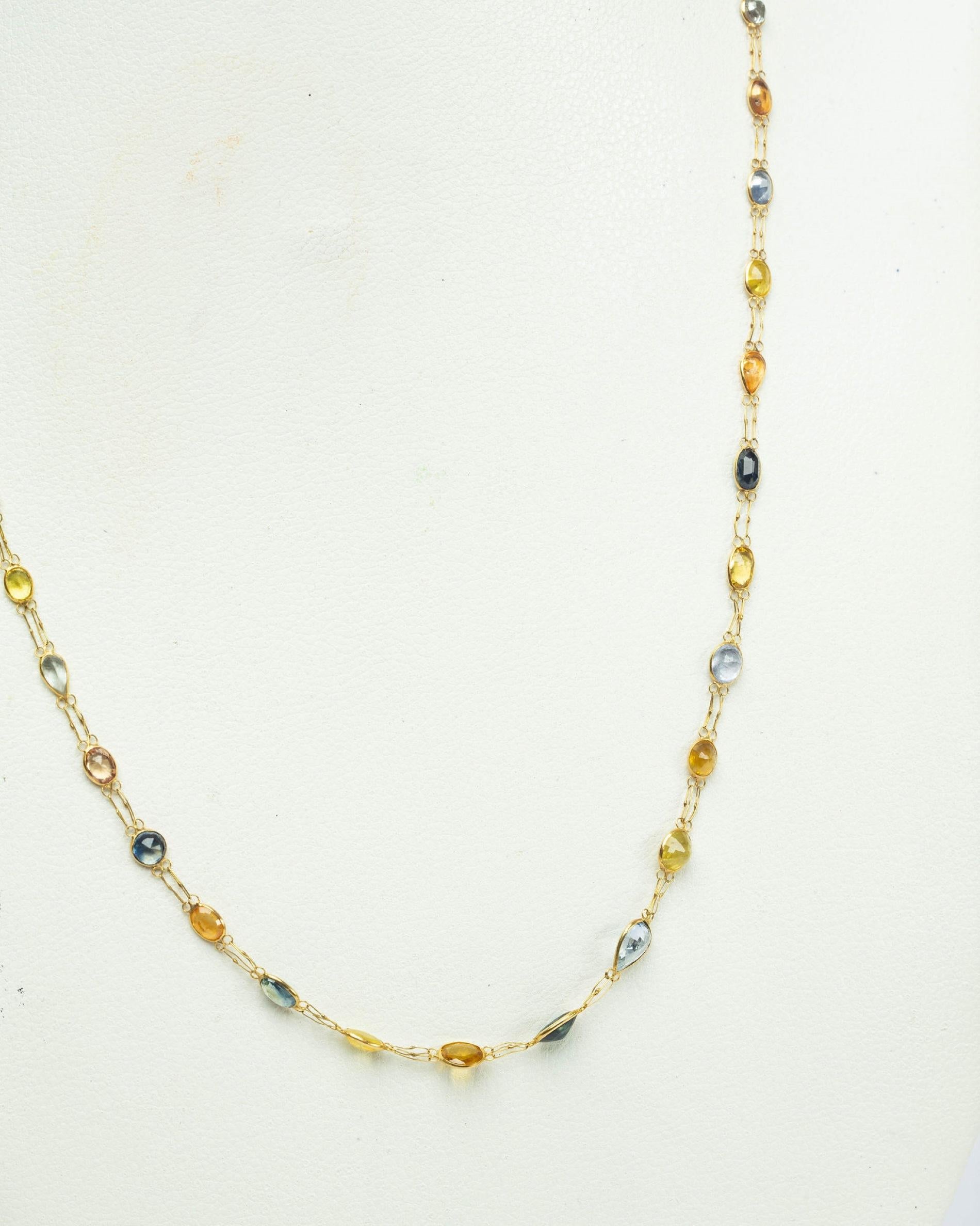 Mixed Cut 13ctw Multicolor Sapphire and Emerald 18k Gold Dainty Link Necklace For Sale