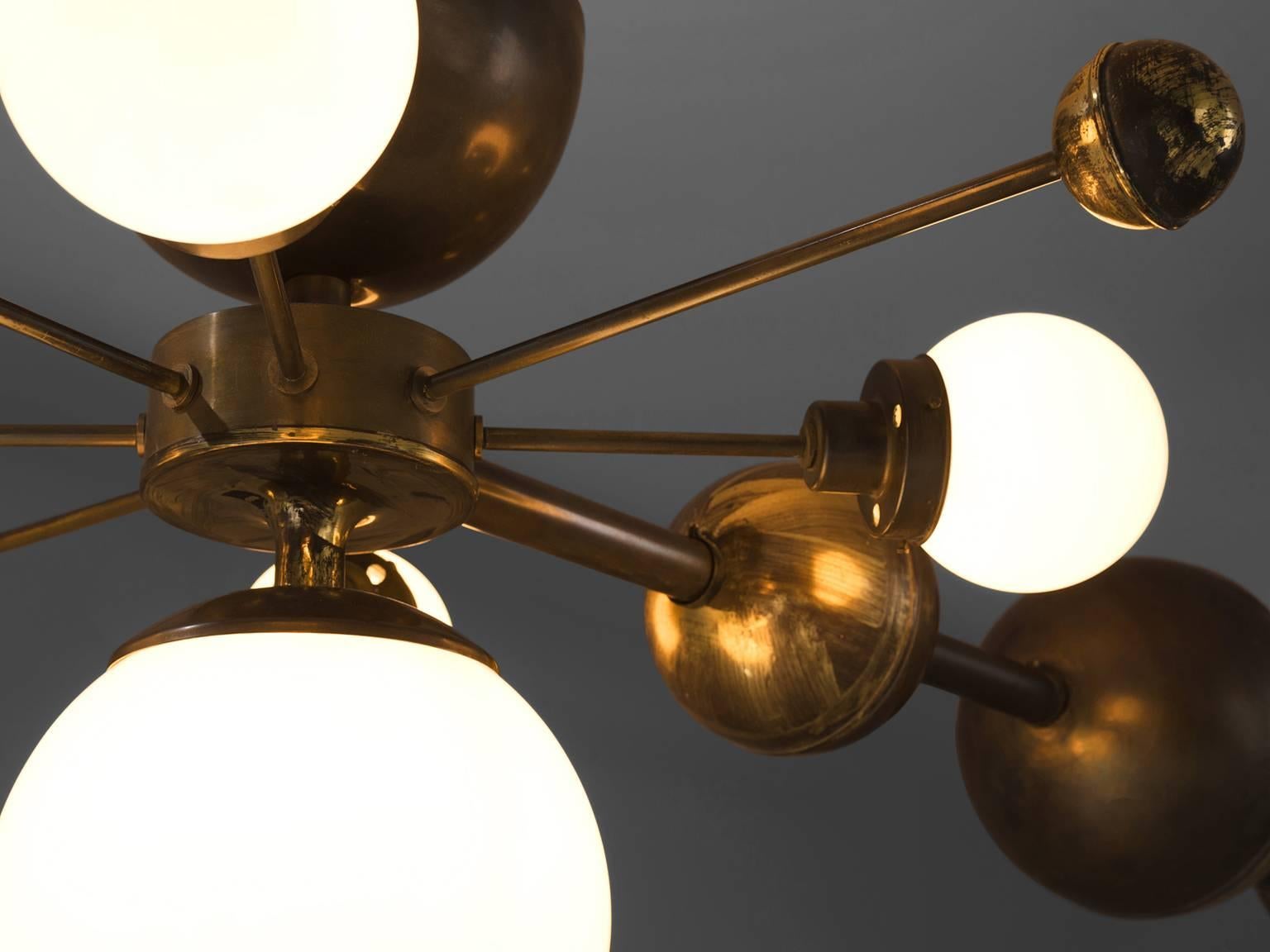 Large Sputnik Chandelier in Glass and Patinated Brass, ca. 1960 1