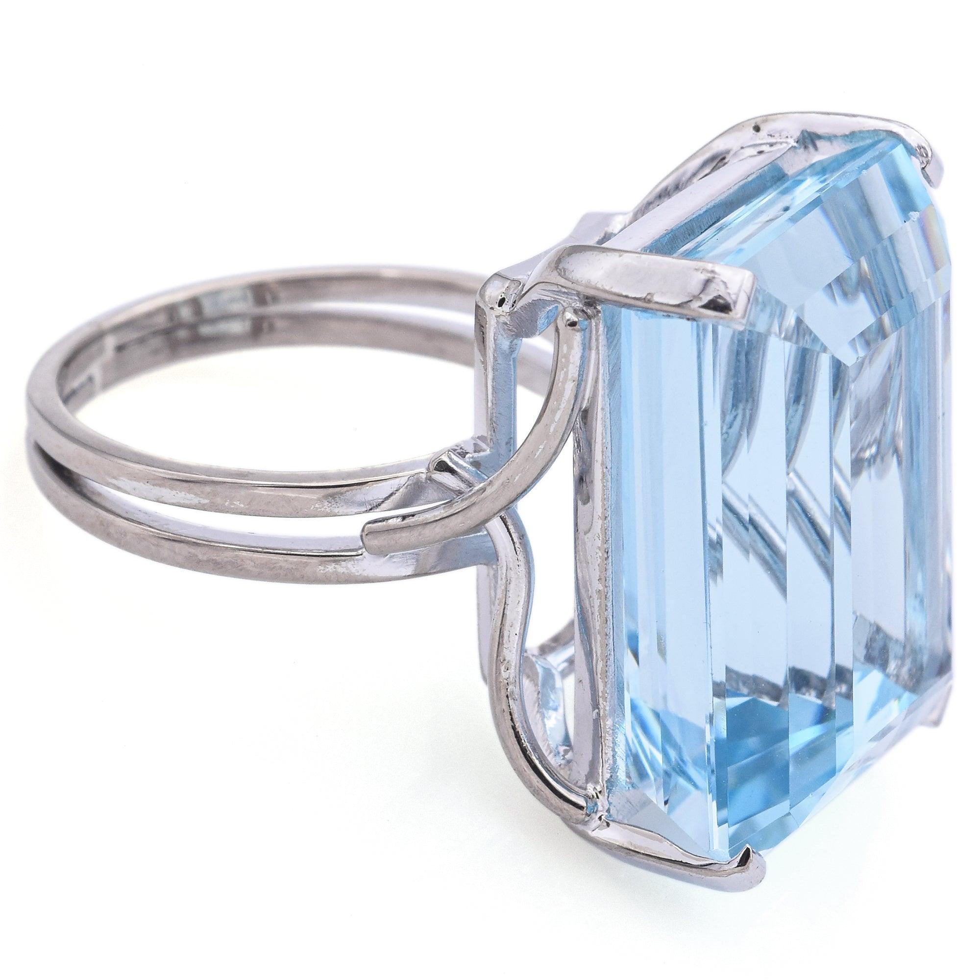 13k White Gold & Palladium Alloy 22.61ct Aquamarine Cocktail Ring For Sale 2