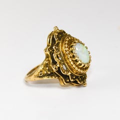 13K Yellow Gold Vintage Opal Ring 6.8g