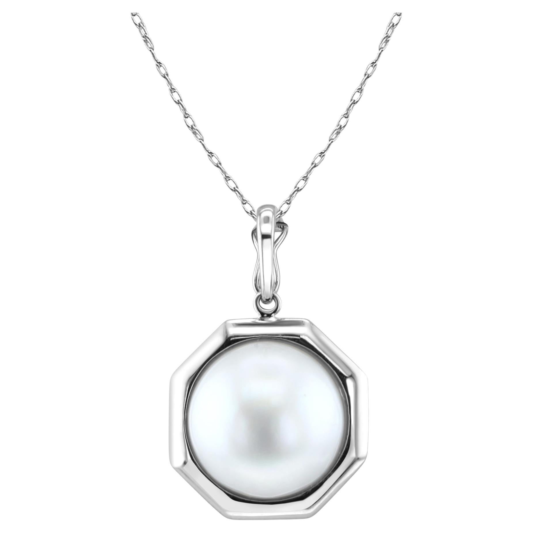 13MM - 14MM Mabe Pearl Pendant with Polished Bezel 18k White Gold For Sale