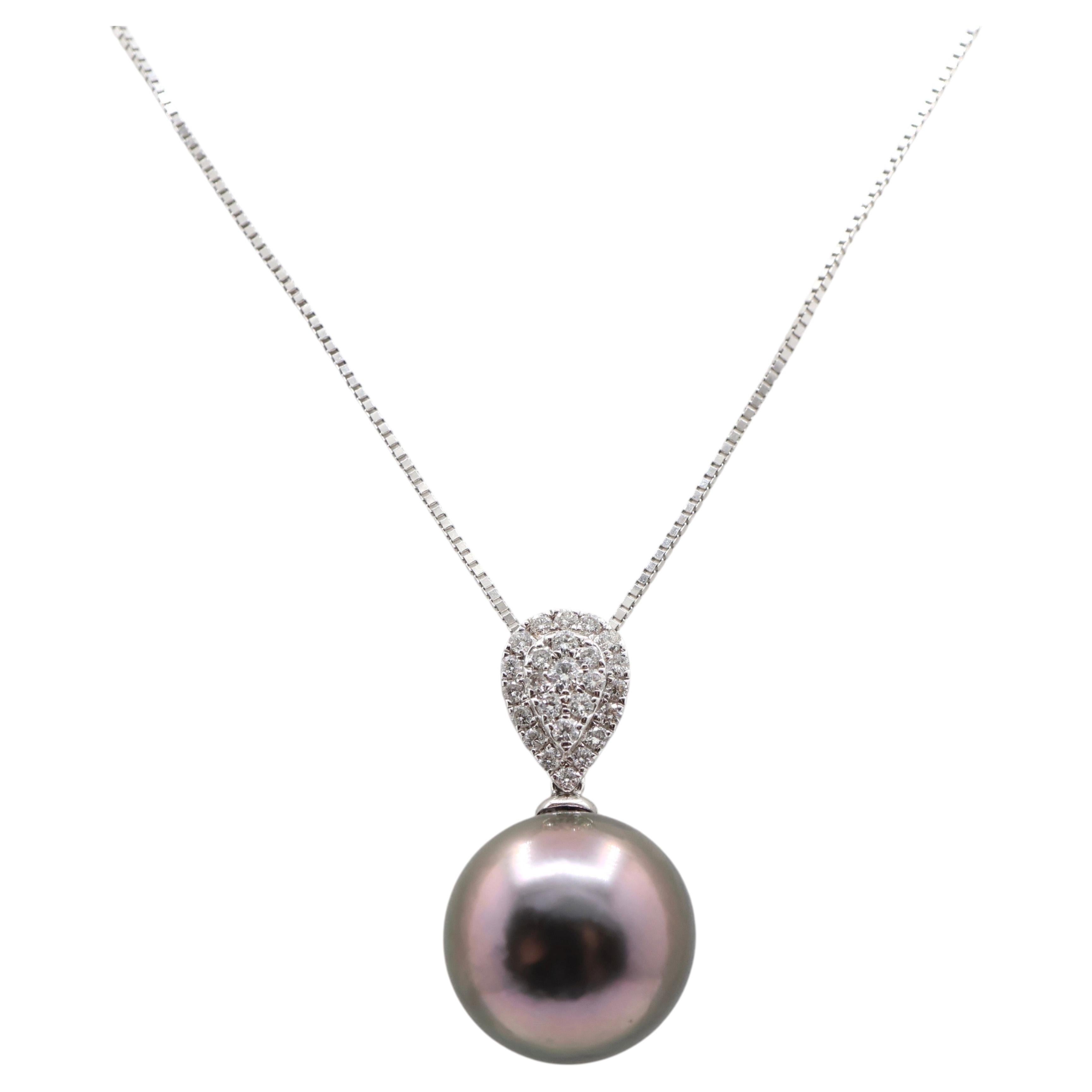 Collier de perles noires 13mm avec pendentif diamant en or blanc 14K