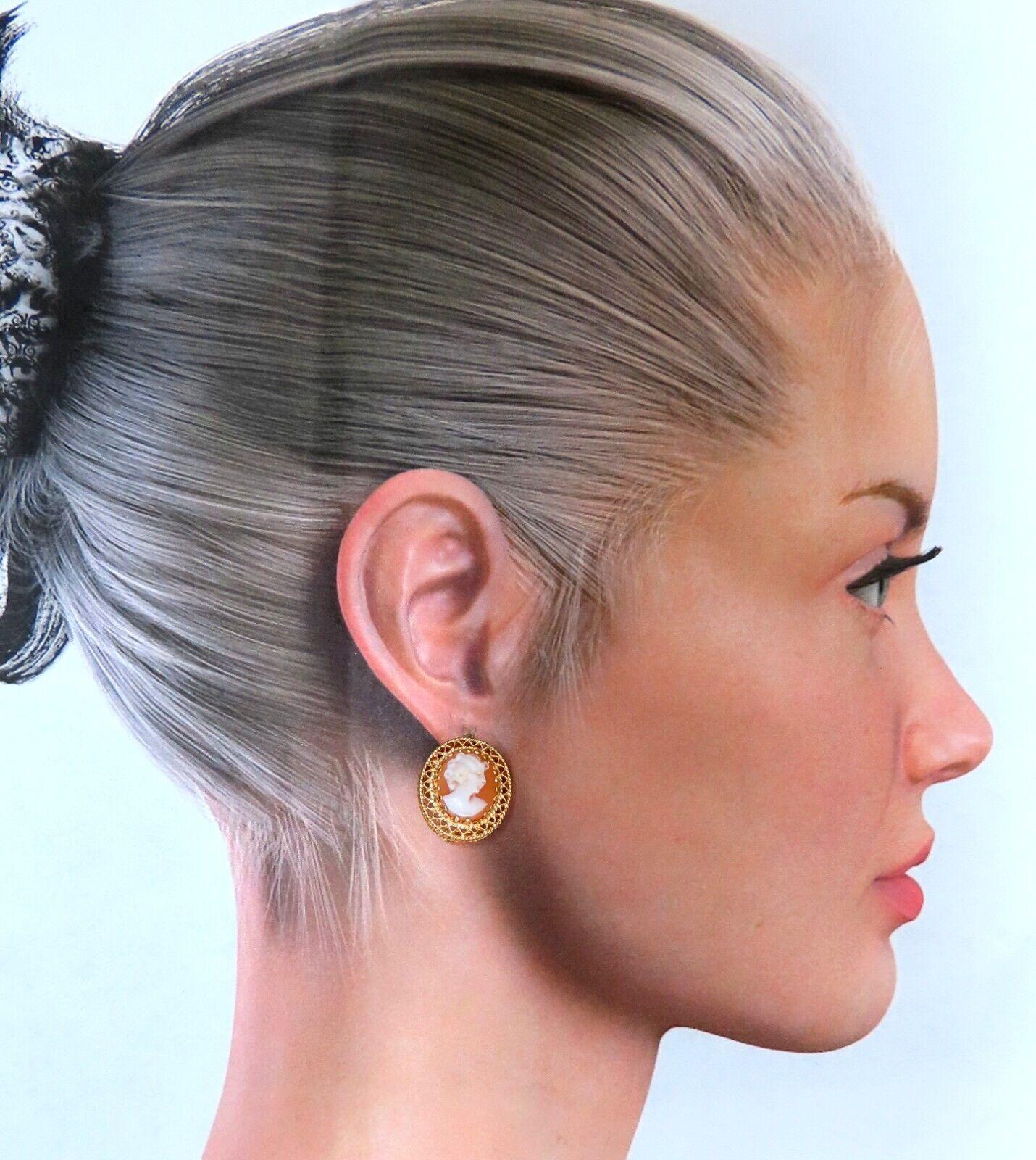 Orecchini Cameo da 13 mm con filo a spirale 14kt in vendita 1