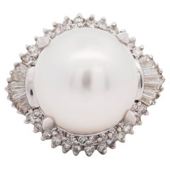 Bague ballerine en platine avec perles des mers du Sud et diamants baguettes