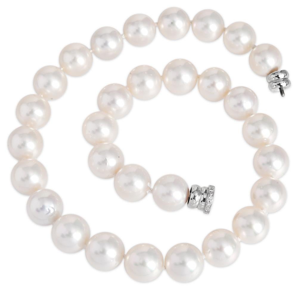 Collana girocollo di perle dei mari del sud da 13 mm con chiusura in oro con diamanti in vendita 1