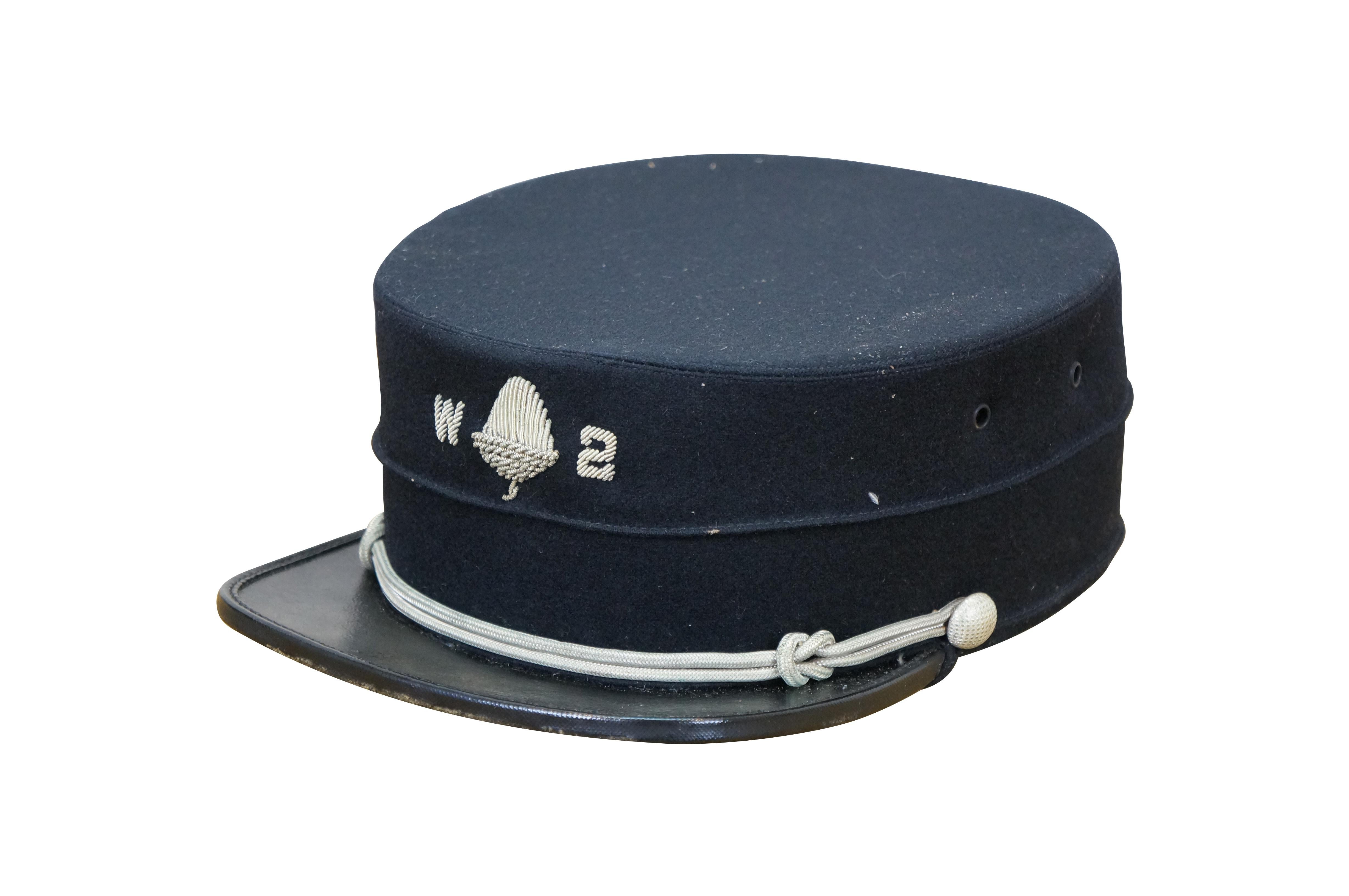 Americano 13 pezzi antica banda musicale tedesca Pettibone Bros Uniforme da canto con elmo a spillo Kepi Trunk in vendita