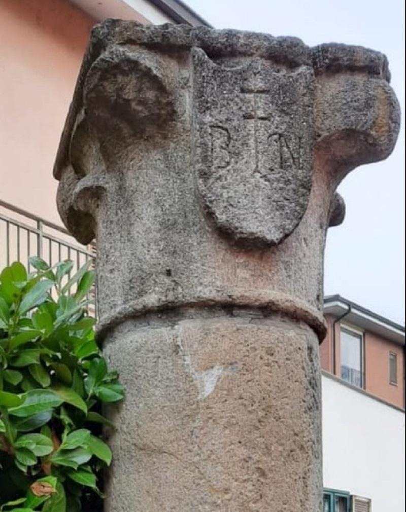 Hand-Carved 13th Century Italian Rare Antique Medieval Hand Carved Grey Stone Large Column