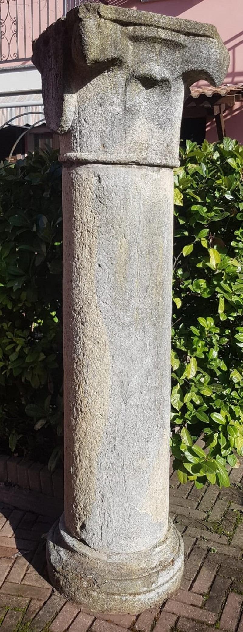 13th Century Italian Rare Antique Medieval Hand Carved Grey Stone Large Column In Good Condition In Casale Monferrato, IT