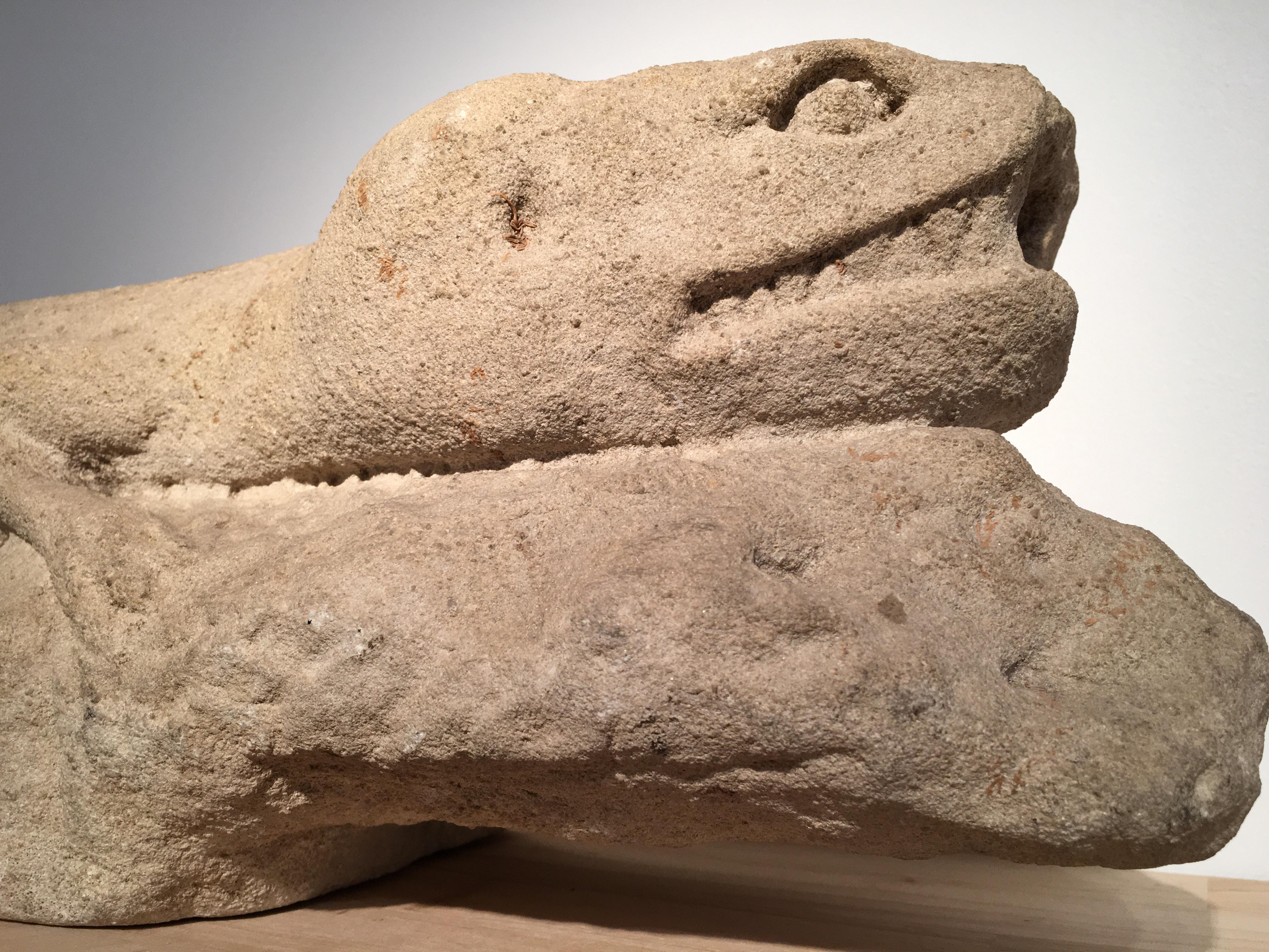 13th Century Italian Stone Fragment of a Salamander In Distressed Condition For Sale In Brussels, BE