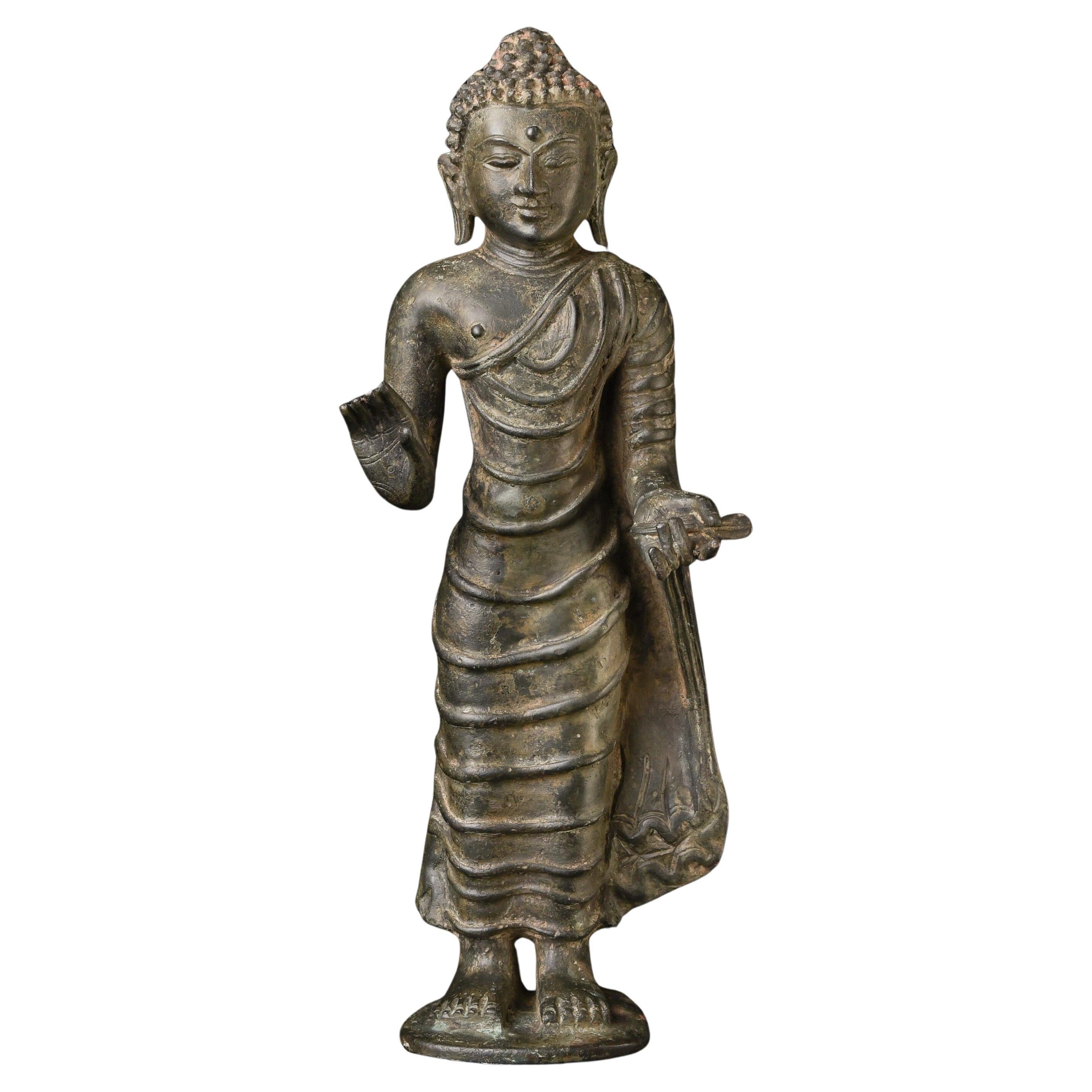 13thC Burmese Buddha Pagan Buddha with Ava Influence. Formidable, Charismatic en vente