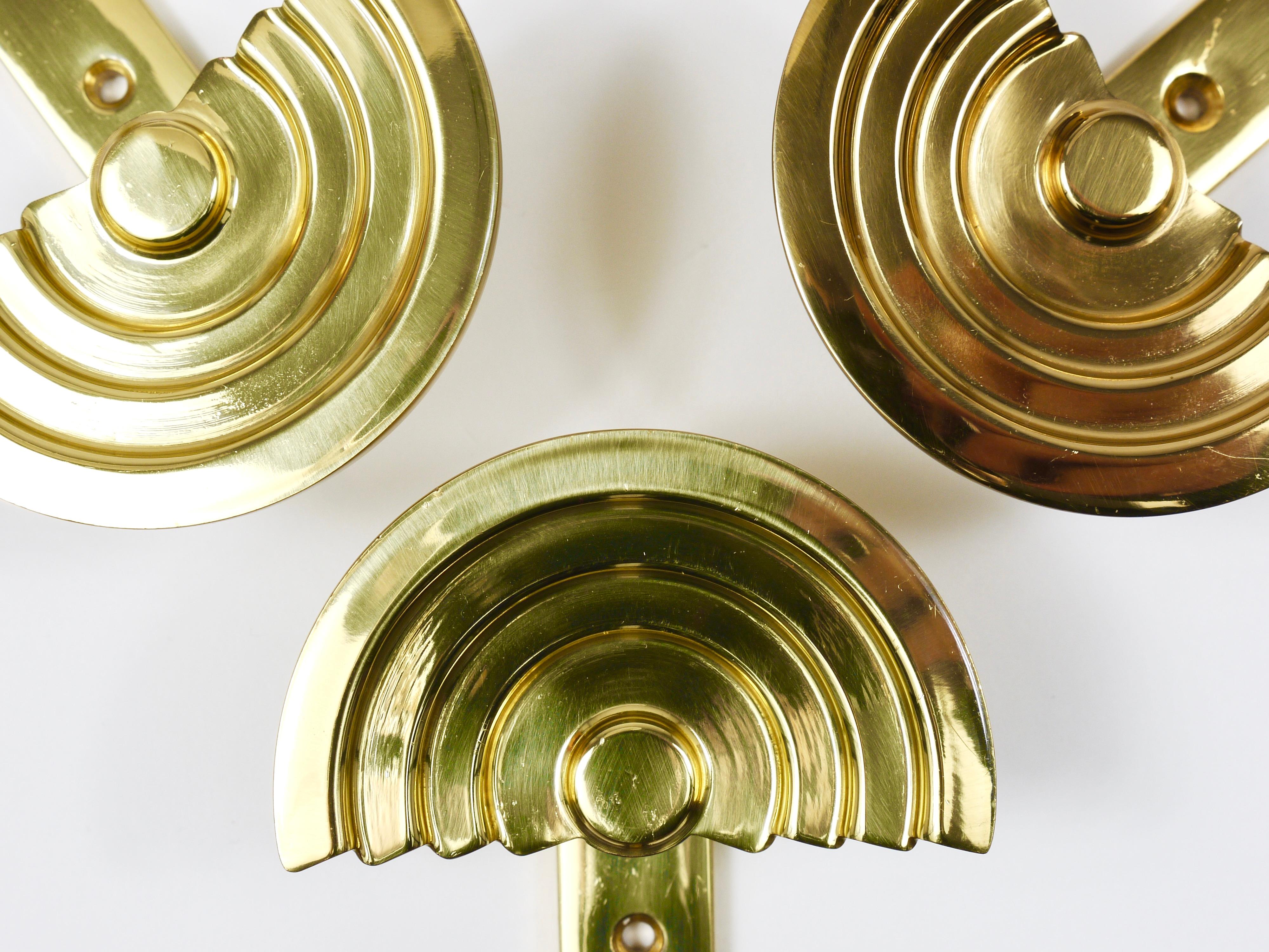 13x Ettore Sottsass Postmoderne Wandmantelhaken aus Messing, 1985, Valli & Valli Italien (Lackiert) im Angebot