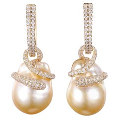 Orecchini barocchi con diamanti e perle dei mari del sud 13x17 mm in oro bianco 18 carati