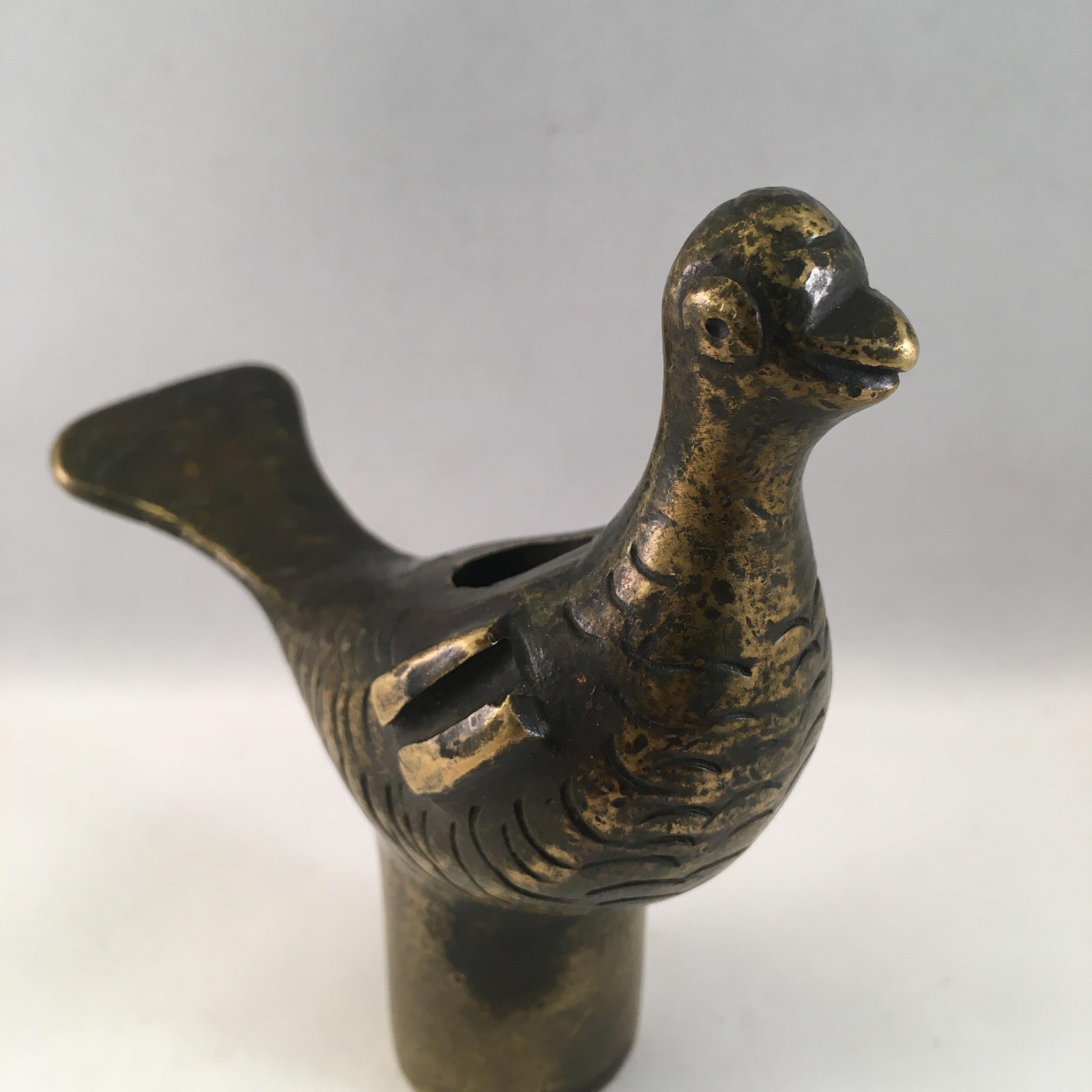 14th-15th Century Bronze Fragment of a Bird, to Mount on a Candlestick In Distressed Condition For Sale In Brussels, BE