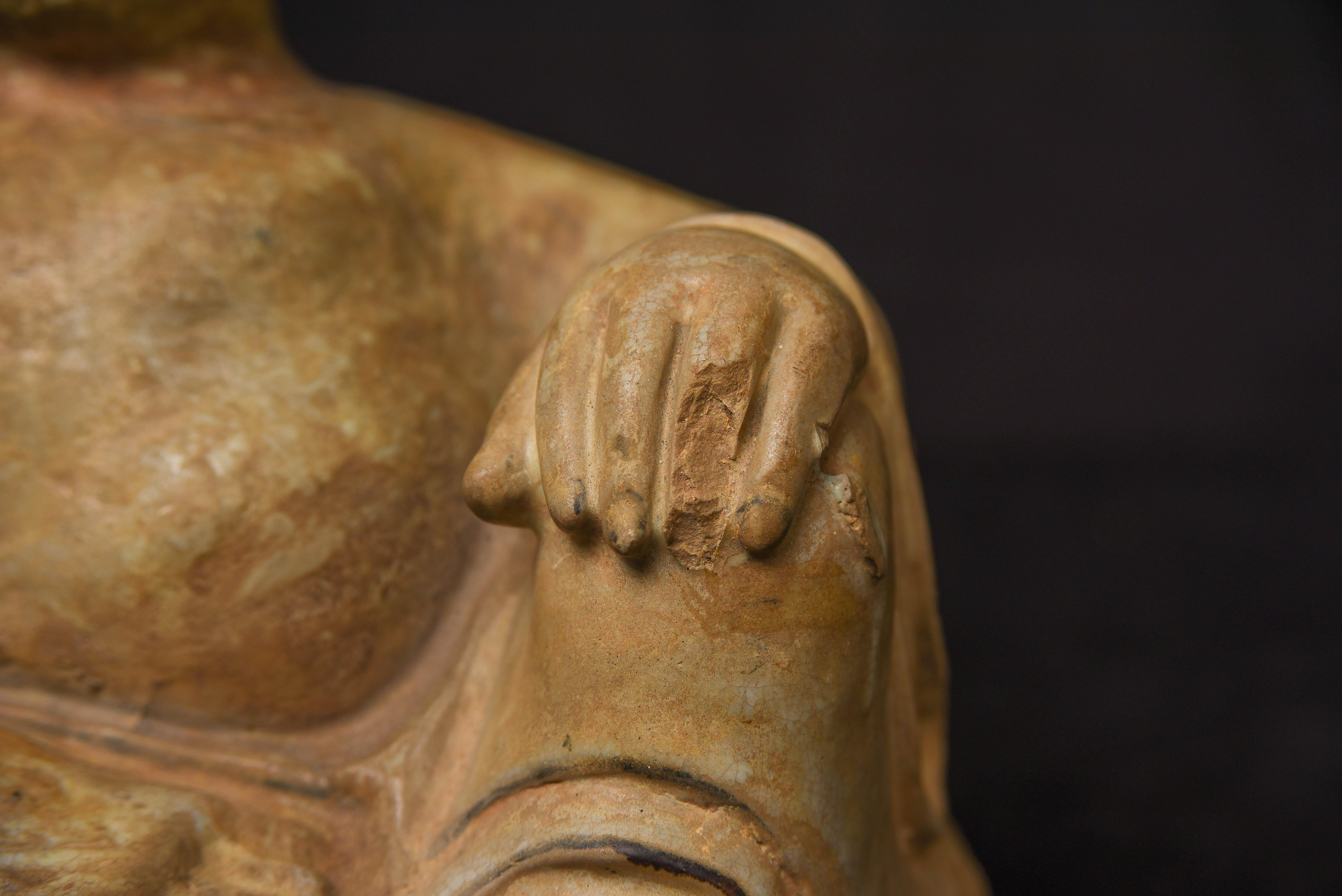 14 /15. Jahrhundert Thailändische Figur. Geformt aus Sawankalok. im Angebot 1