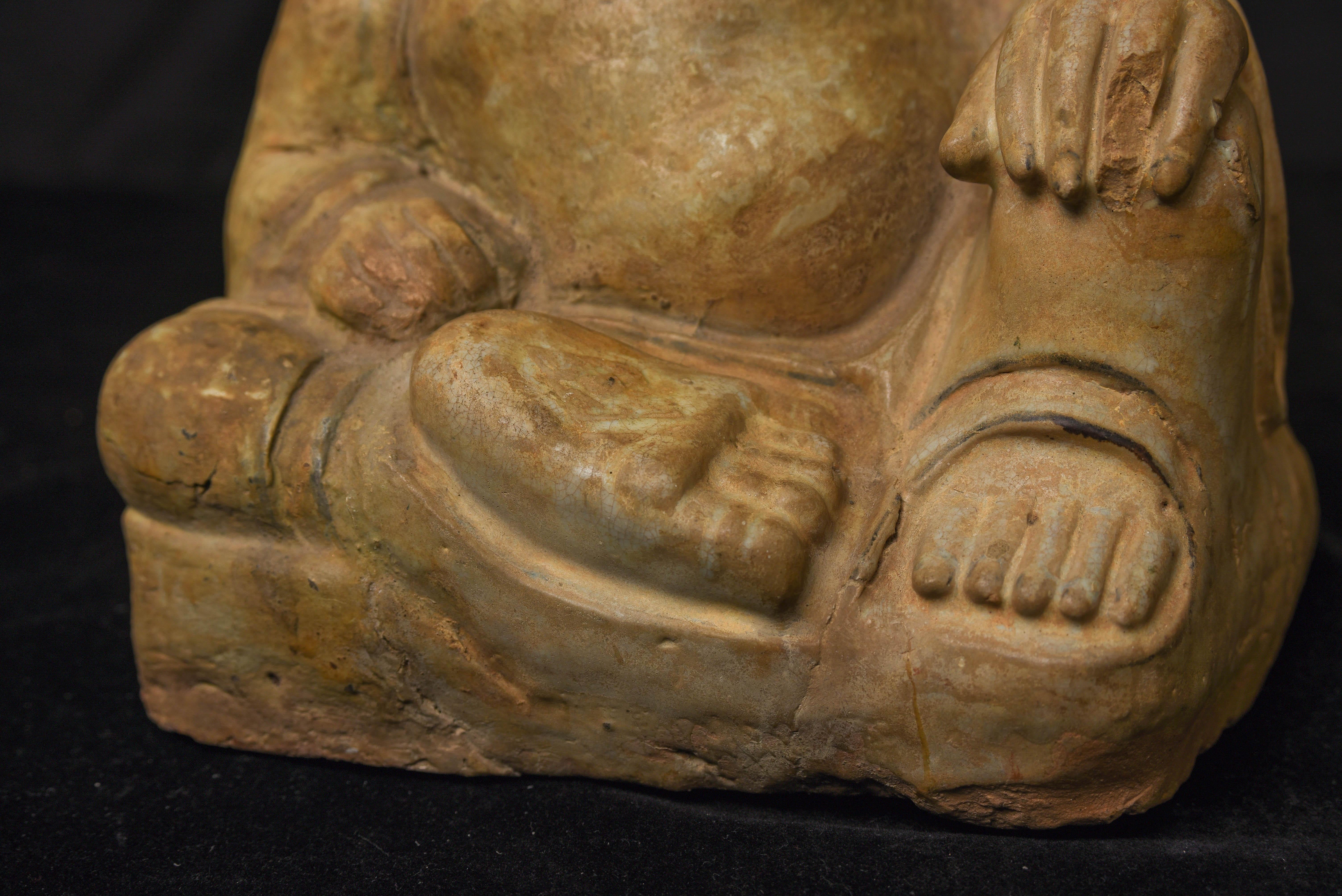 14 /15. Jahrhundert Thailändische Figur. Geformt aus Sawankalok. im Angebot 3
