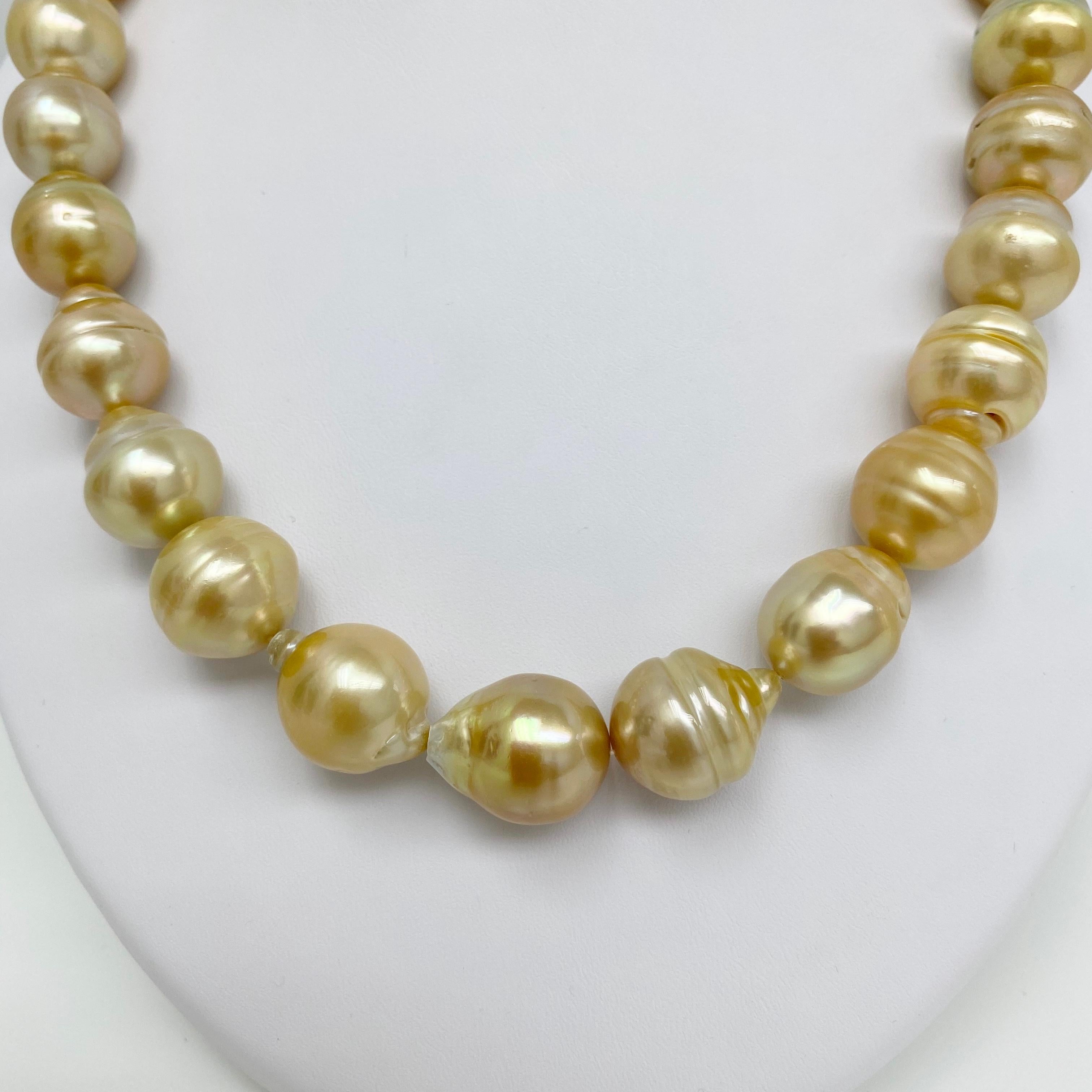 Südsee Goldene Kreisförmige Barockperlenkette mit Goldschließe (Perle)