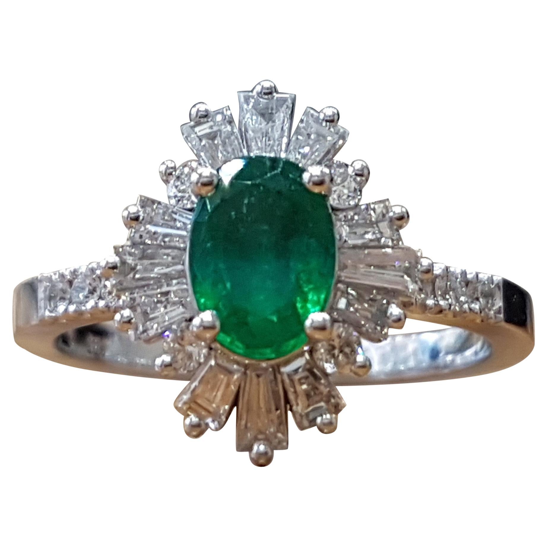 1.4 Carat 14 Karat White Gold Oval Cut Green Emerald Gatsby Style Ring
