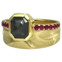 1.4 Carat Black Diamond Ring, 14 Karat Yellow Gold and 0.28 Carat Pink Sapphires