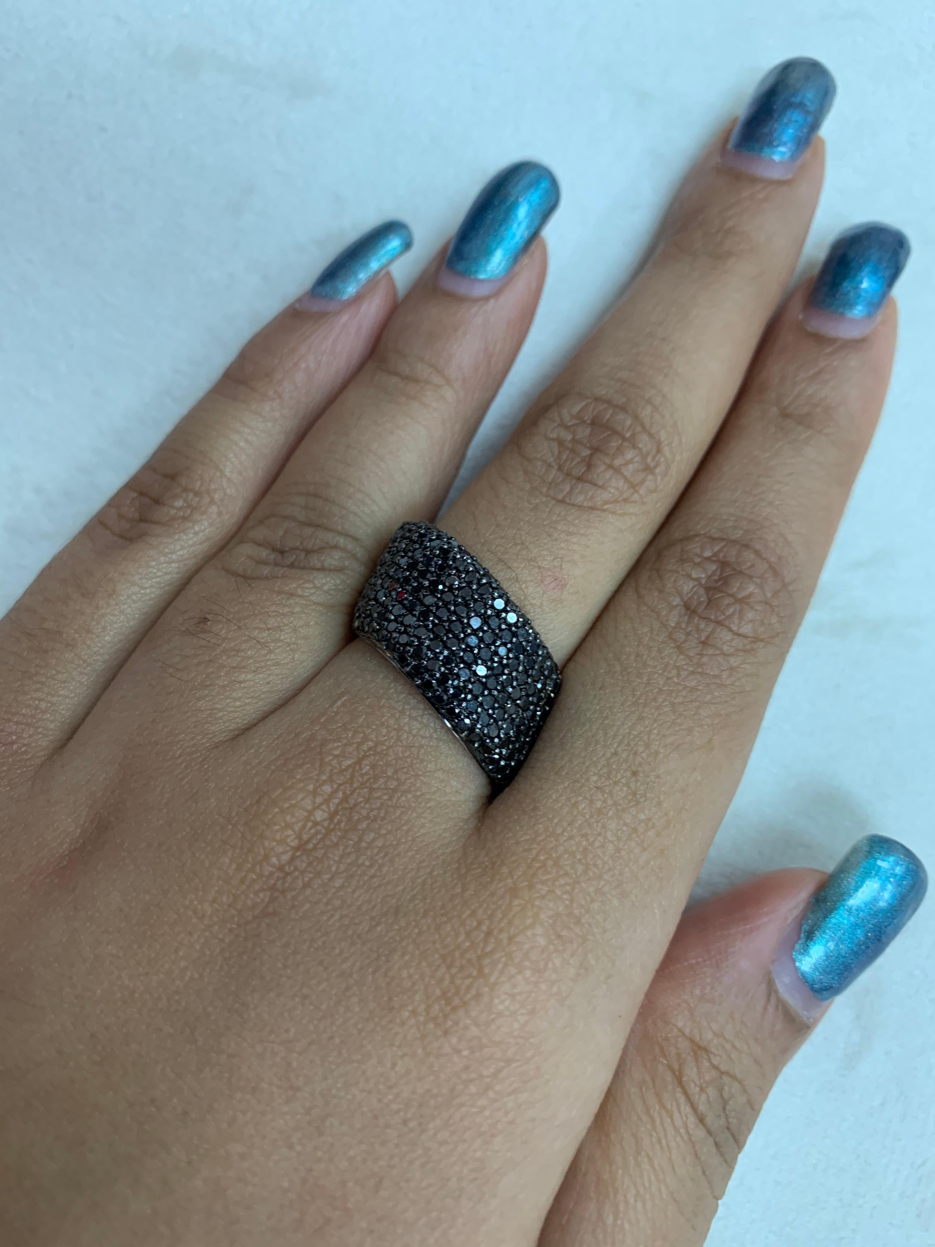 Round Cut Sunita Nahata Black Diamond 1.40ct. Fancy Ring in 14Karat White Gold. For Sale