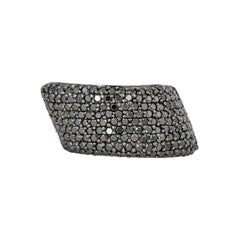 Sunita Nahata Schwarzer Diamant 1,40ct. Fancy Ring aus 14 Karat Weißgold.