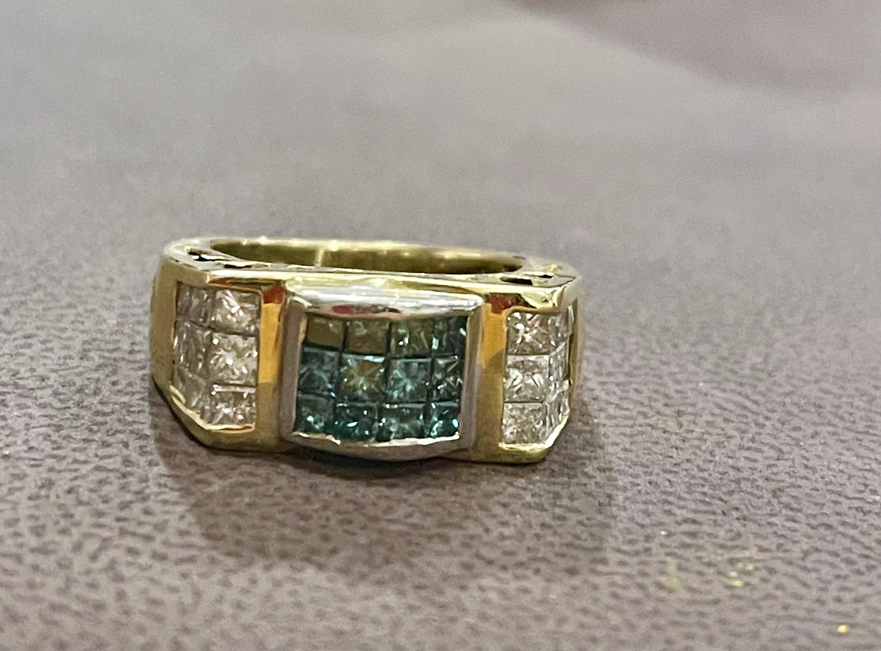 1.4 Carat Blue and White Diamond Cocktail Ring 14 Karat Yellow Gold In Excellent Condition For Sale In New York, NY