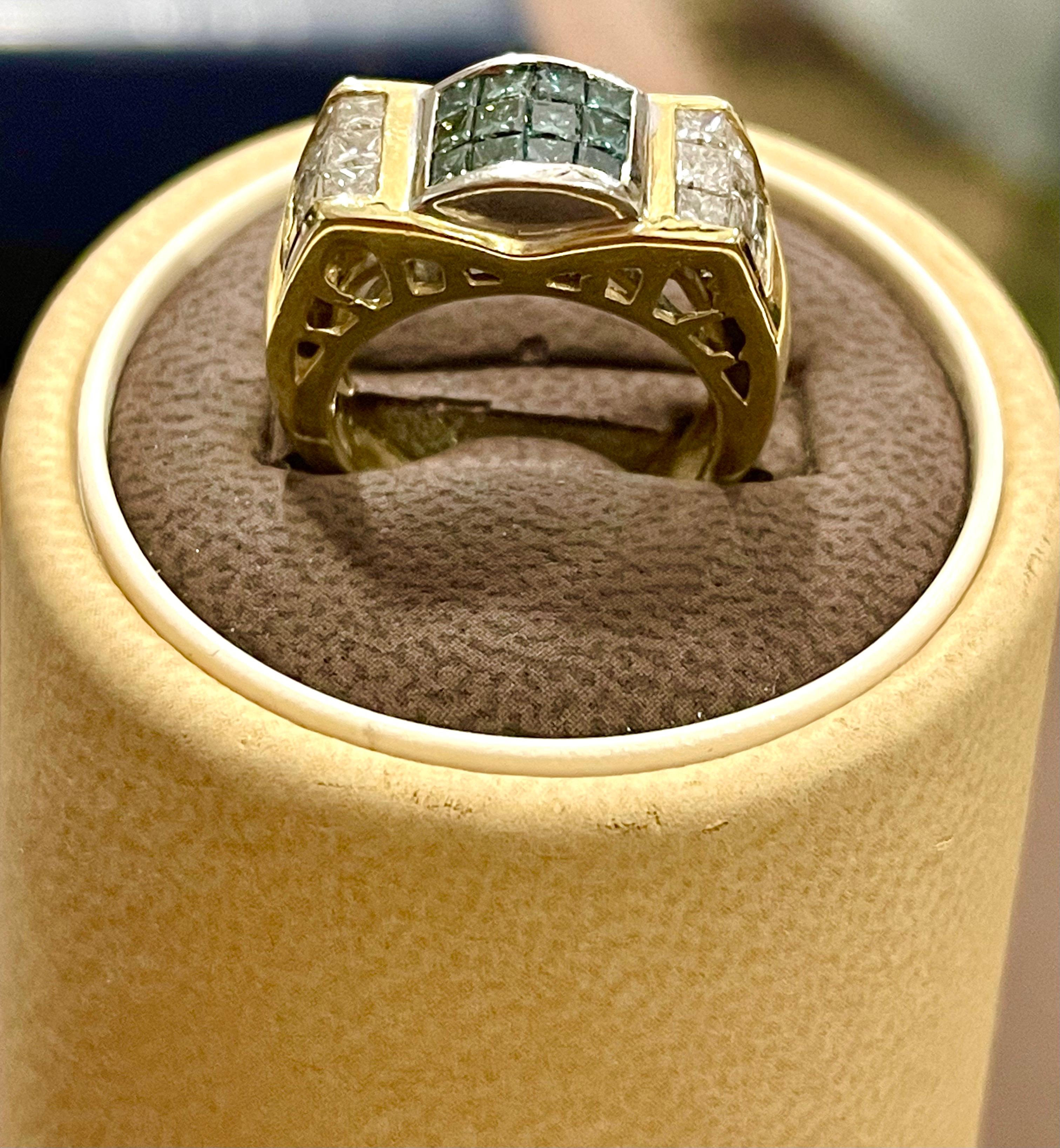 Bague cocktail en or jaune 14 carats avec diamants bleus et blancs de 1,4 carat en vente 4