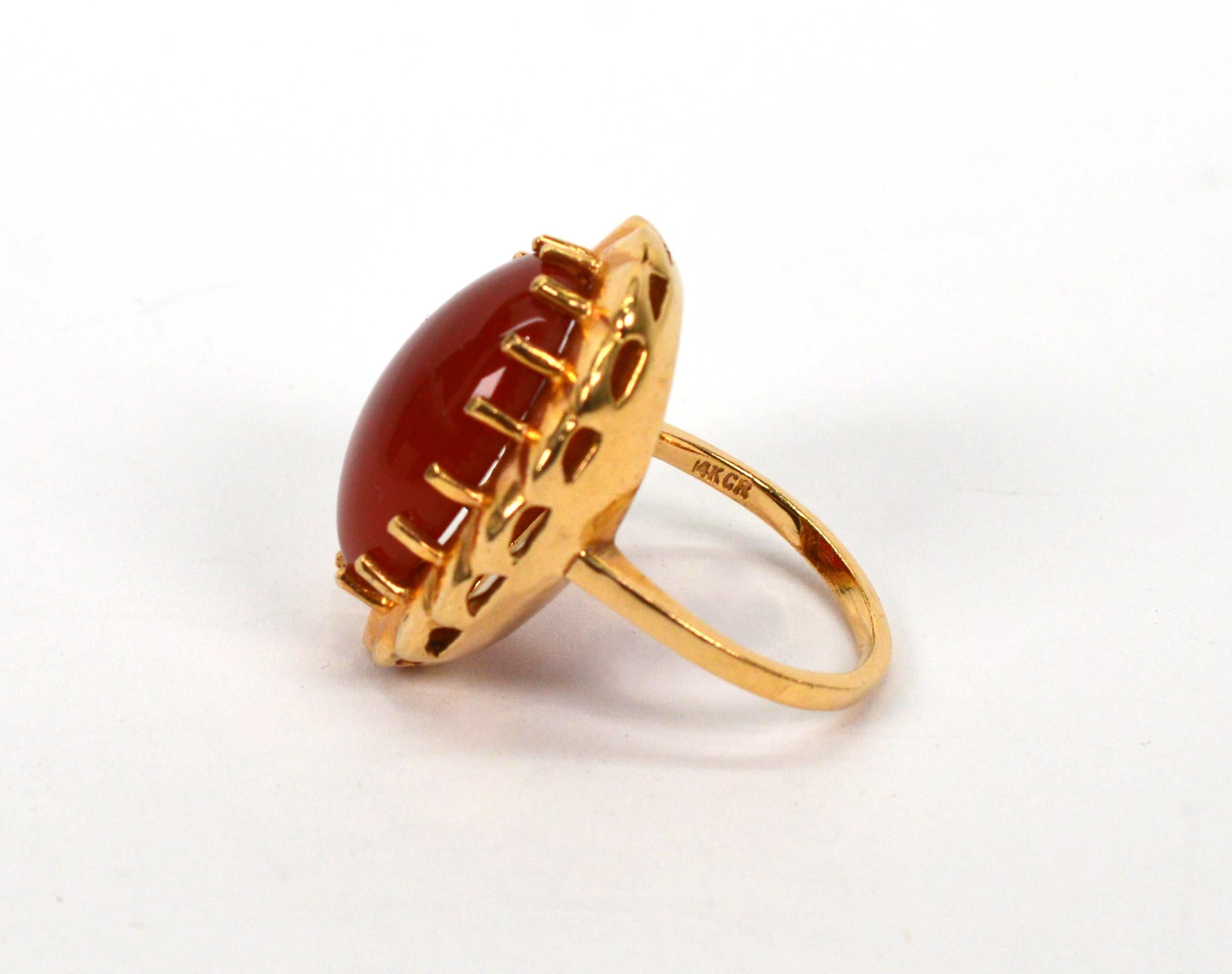 Statement-Cocktailring aus 14 Karat Gelbgold mit 14 Karat Karneol-Cabochon Damen